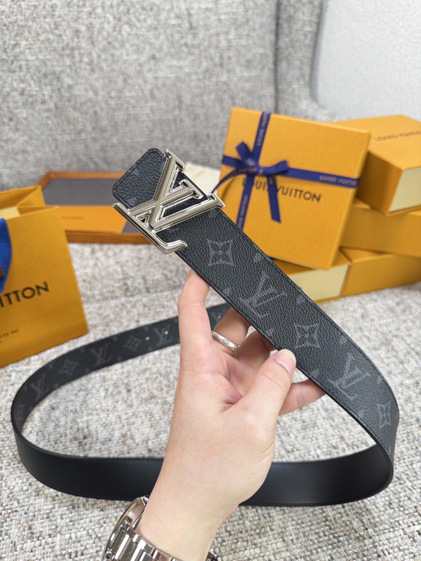 Louis Vuitton LV腰带 PVC皮底系列 原厂五金 精致手工绘边 柔软舒适 宽4.0