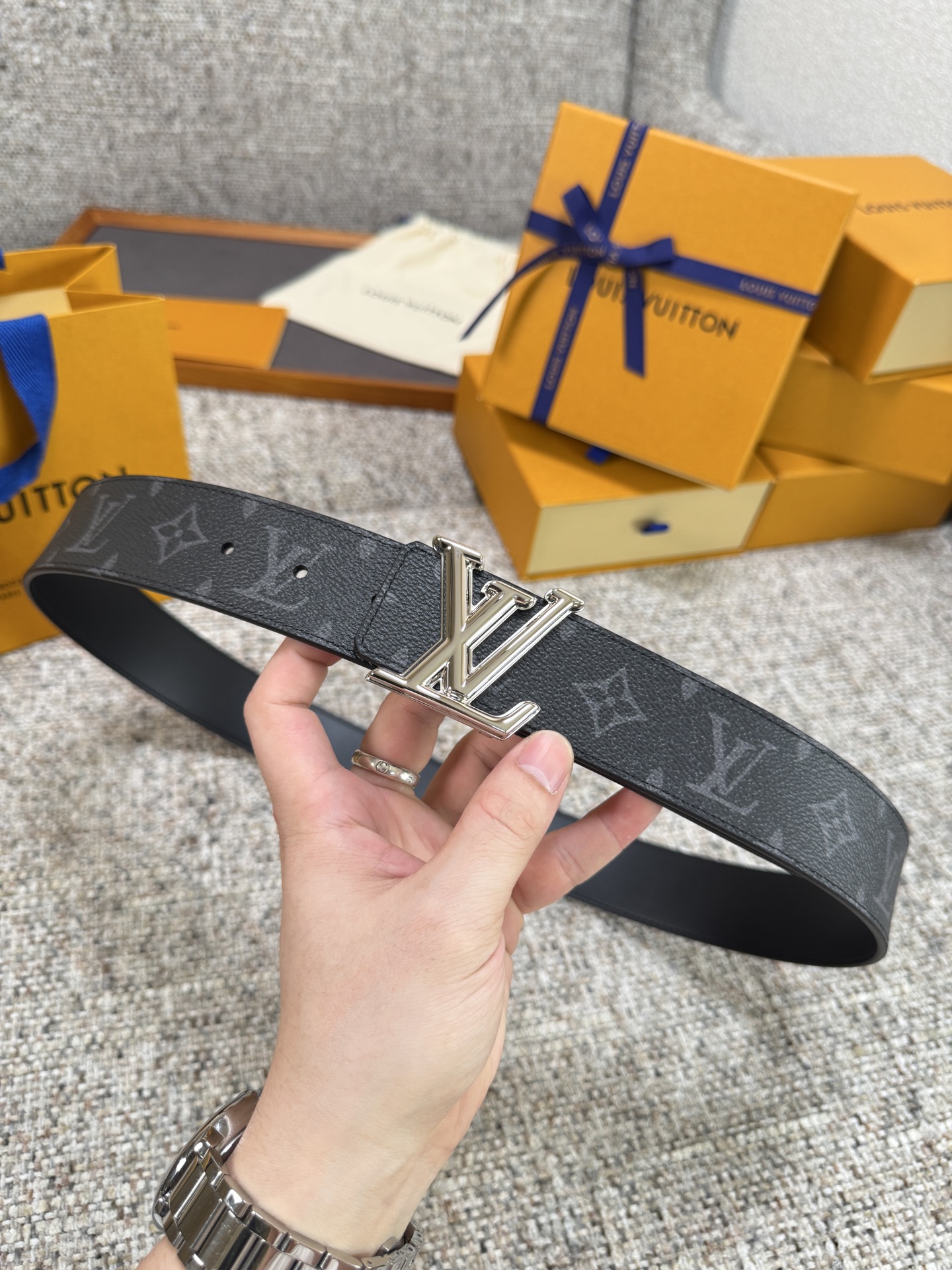 Louis Vuitton LV腰带 PVC皮底系列 原厂五金 精致手工绘边 柔软舒适 宽4.0