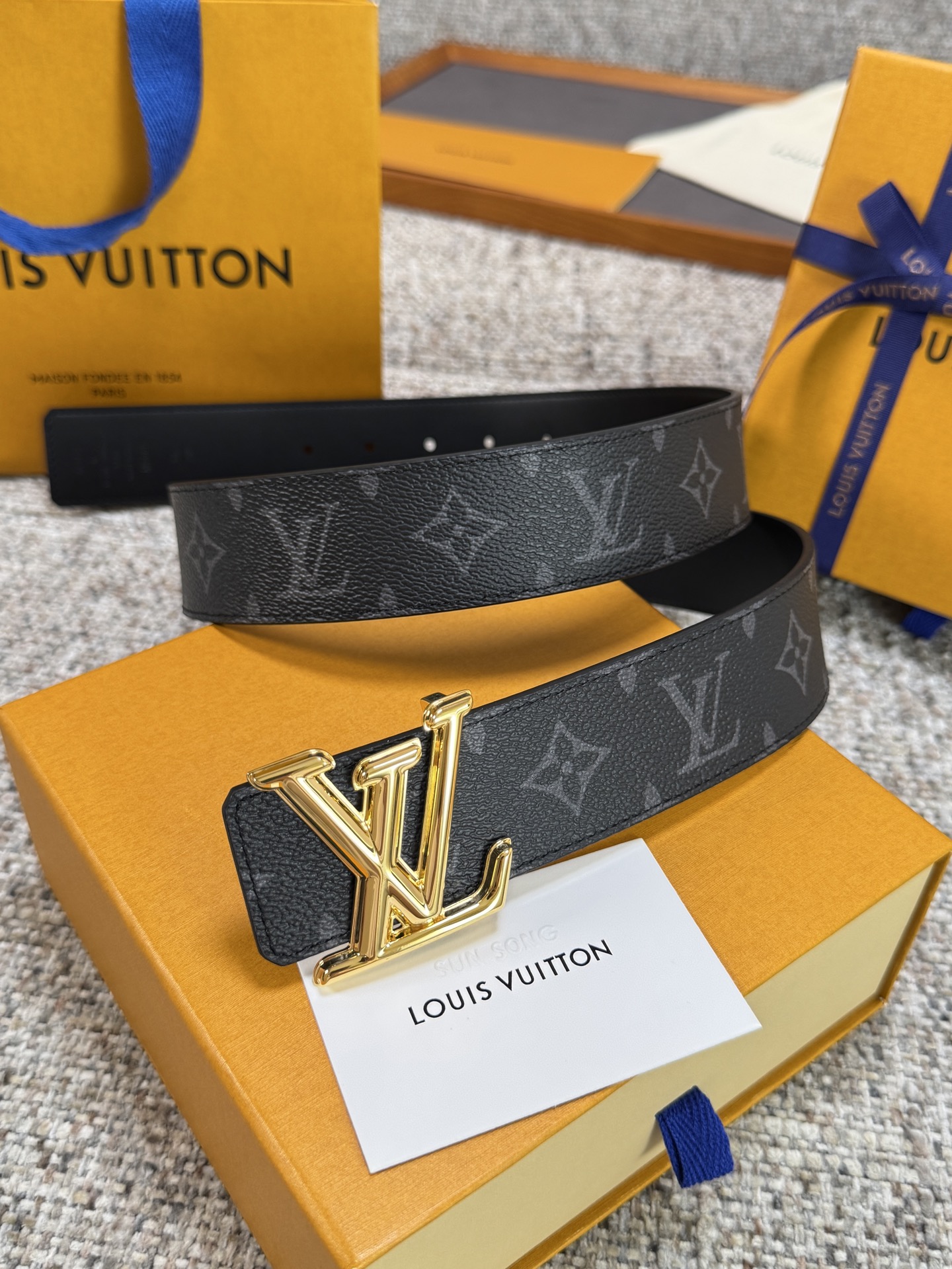 Louis Vuitton LV腰带 PVC皮底系列 原厂五金 精致手工绘边 柔软舒适 宽4.0