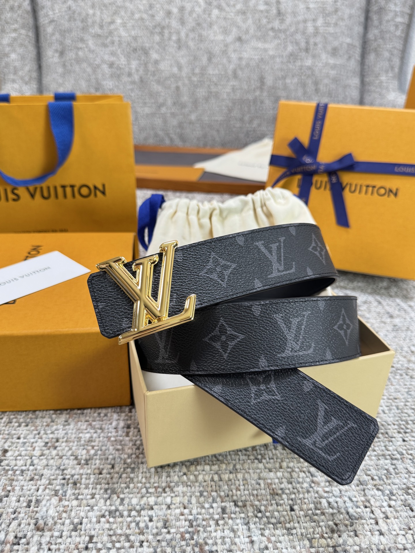 Louis Vuitton LV腰带 PVC皮底系列 原厂五金 精致手工绘边 柔软舒适 宽4.0