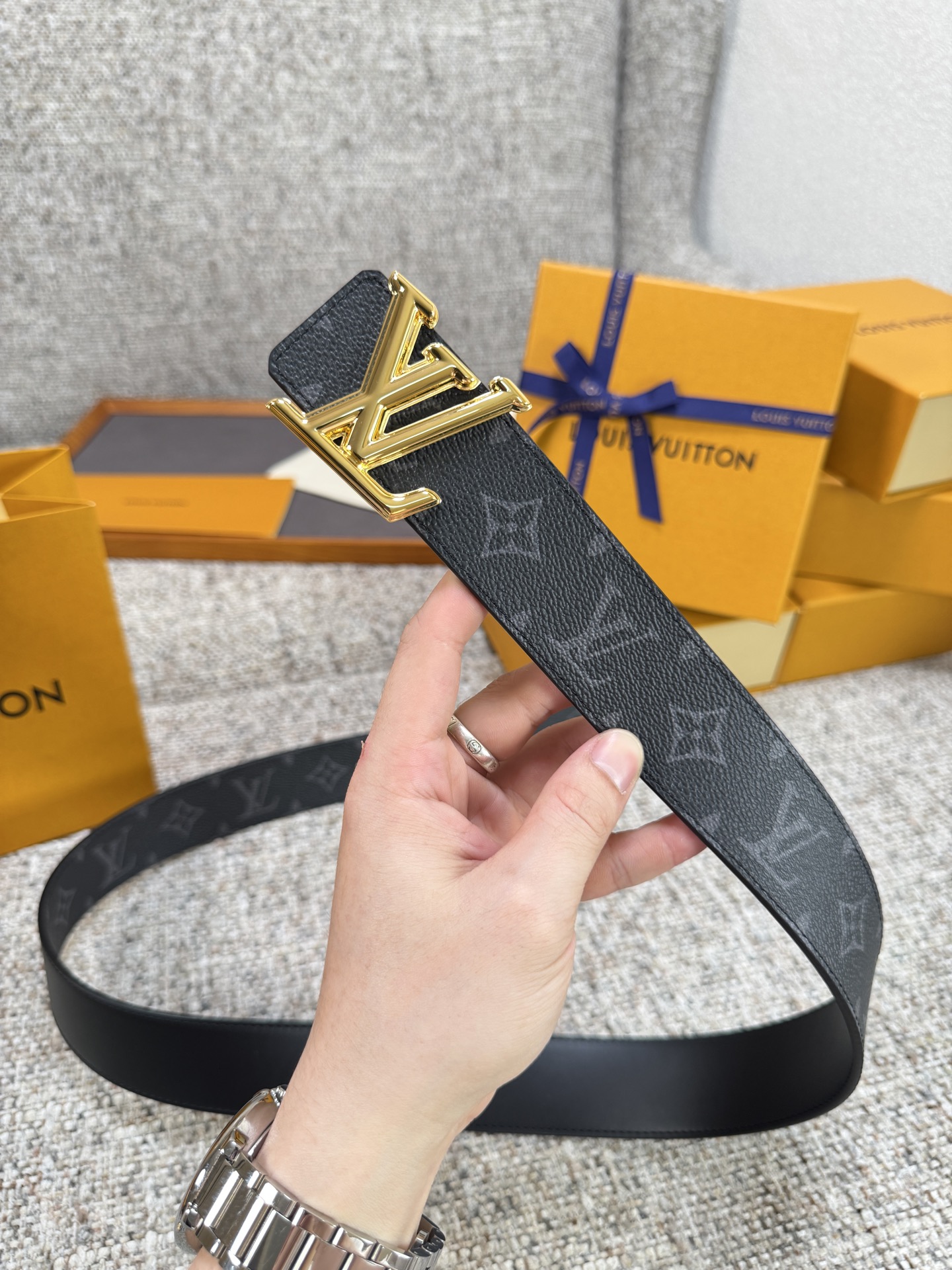 Louis Vuitton LV腰带 PVC皮底系列 原厂五金 精致手工绘边 柔软舒适 宽4.0