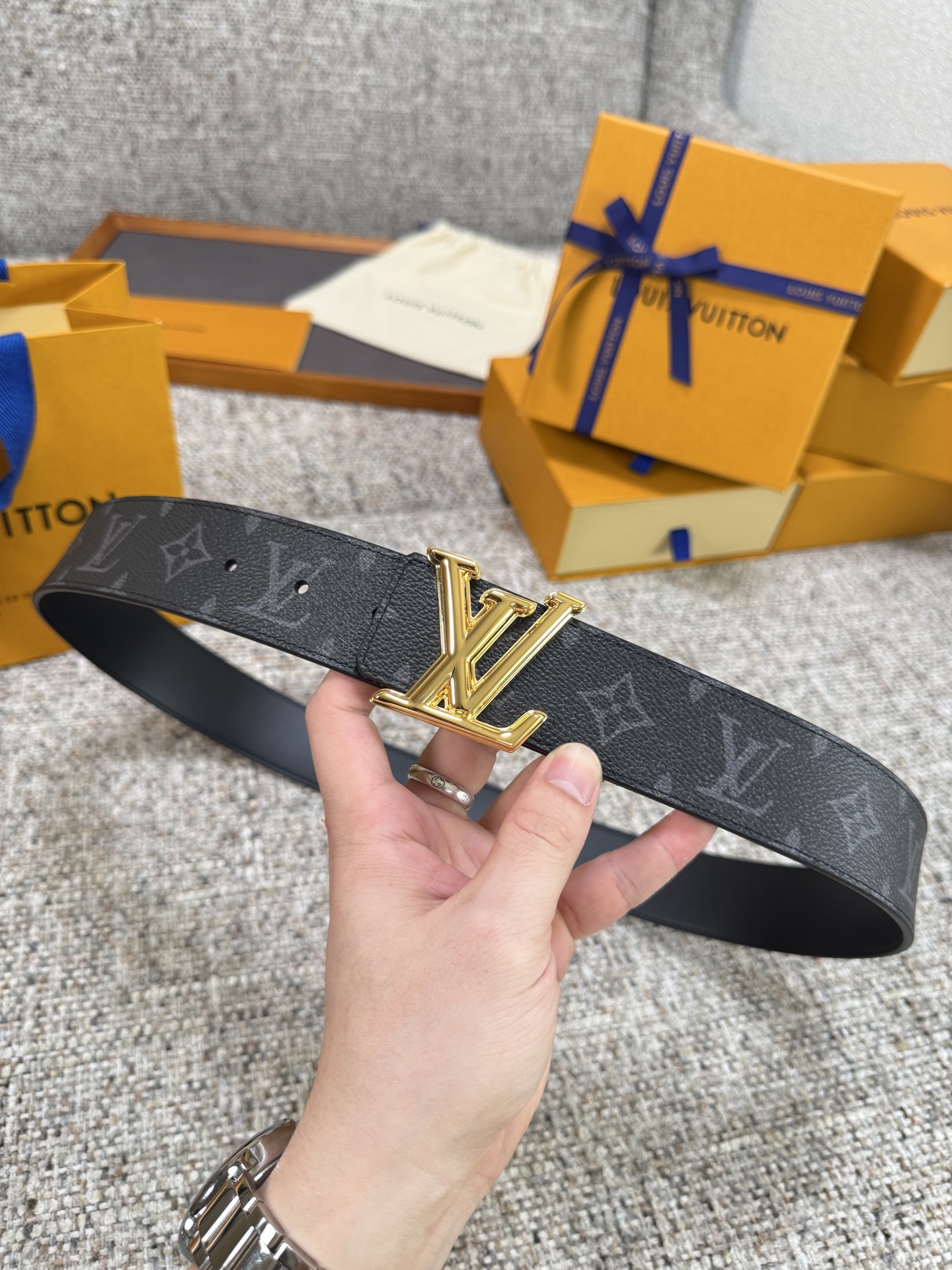 Louis Vuitton LV腰带 PVC皮底系列 原厂五金 精致手工绘边 柔软舒适 宽4.0