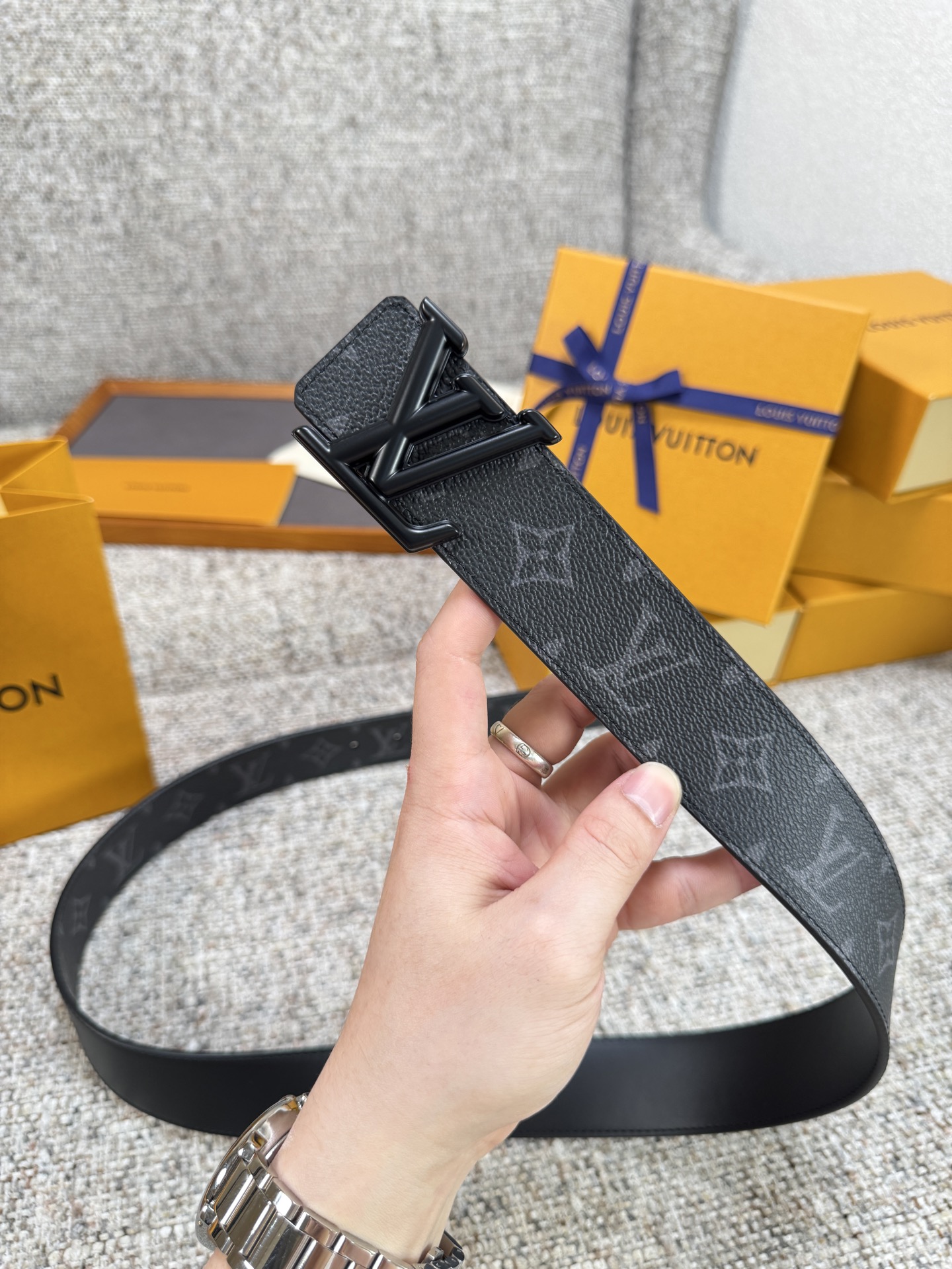 Louis Vuitton LV腰带 PVC皮底系列 原厂五金 精致手工绘边 柔软舒适 宽4.0