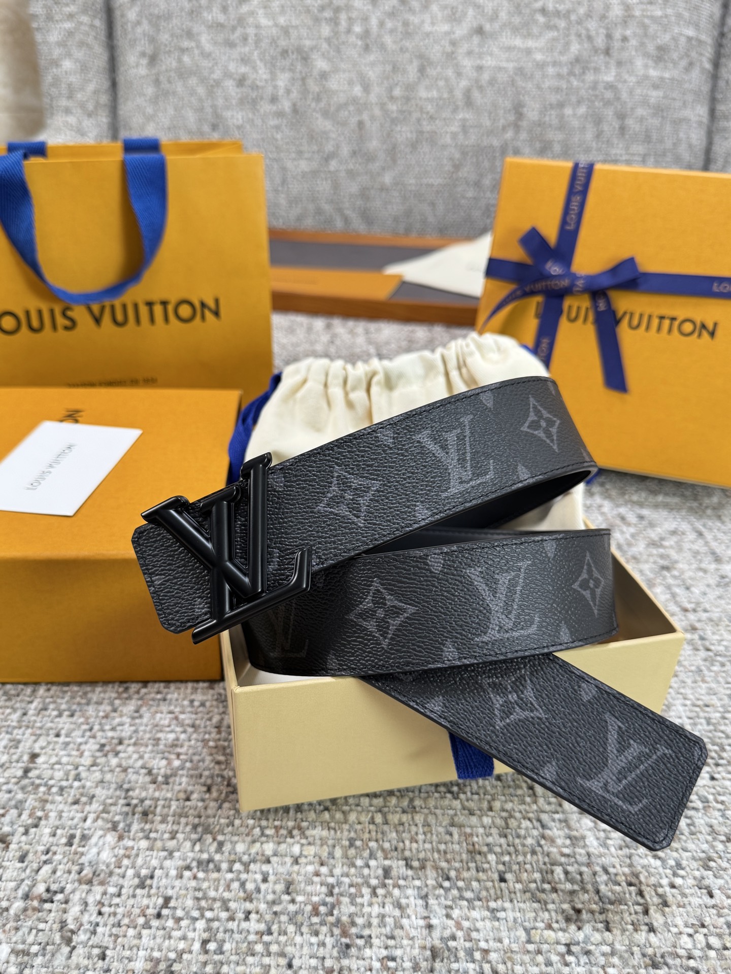 Louis Vuitton LV腰带 PVC皮底系列 原厂五金 精致手工绘边 柔软舒适 宽4.0