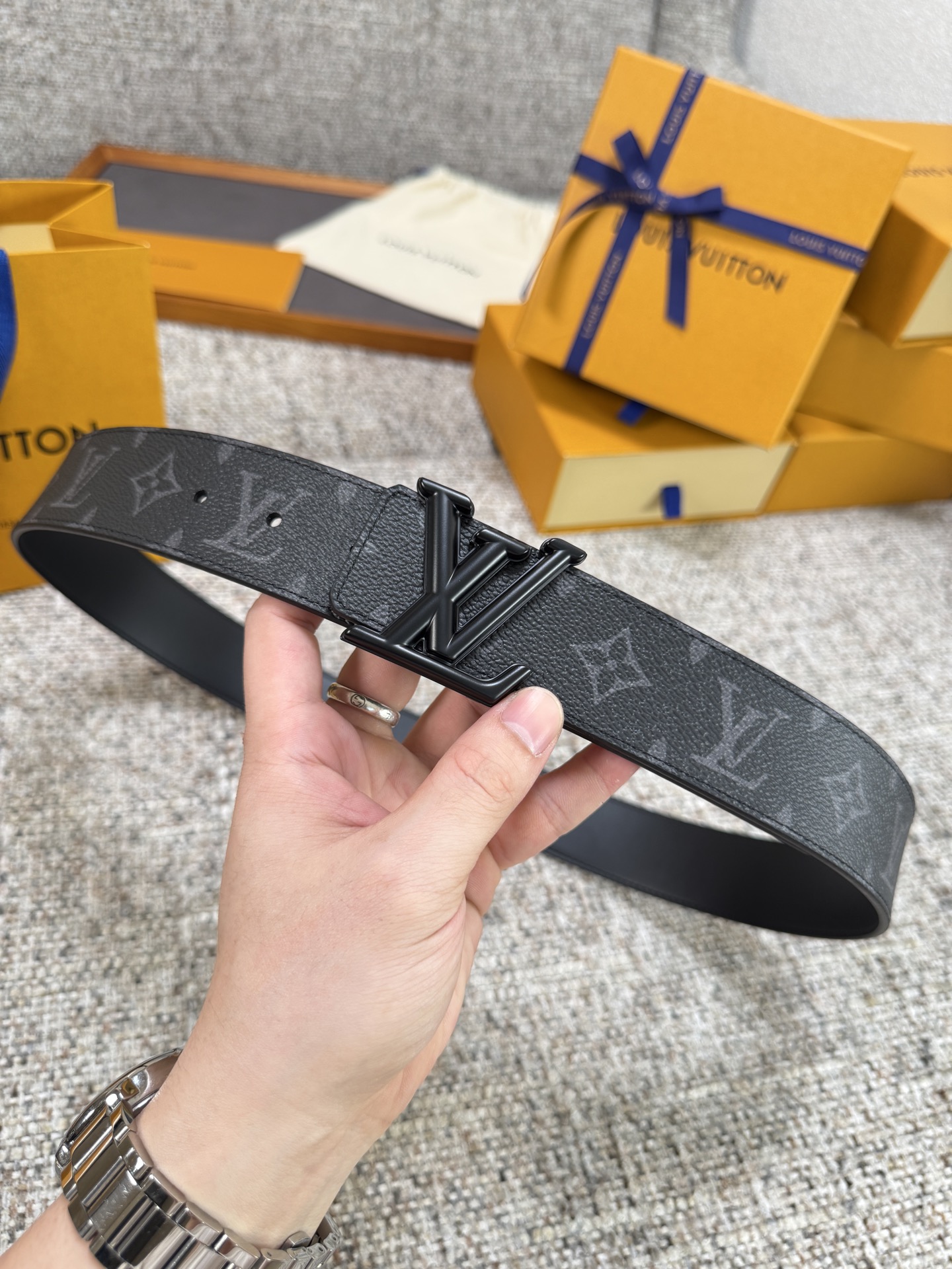 Louis Vuitton LV腰带 PVC皮底系列 原厂五金 精致手工绘边 柔软舒适 宽4.0
