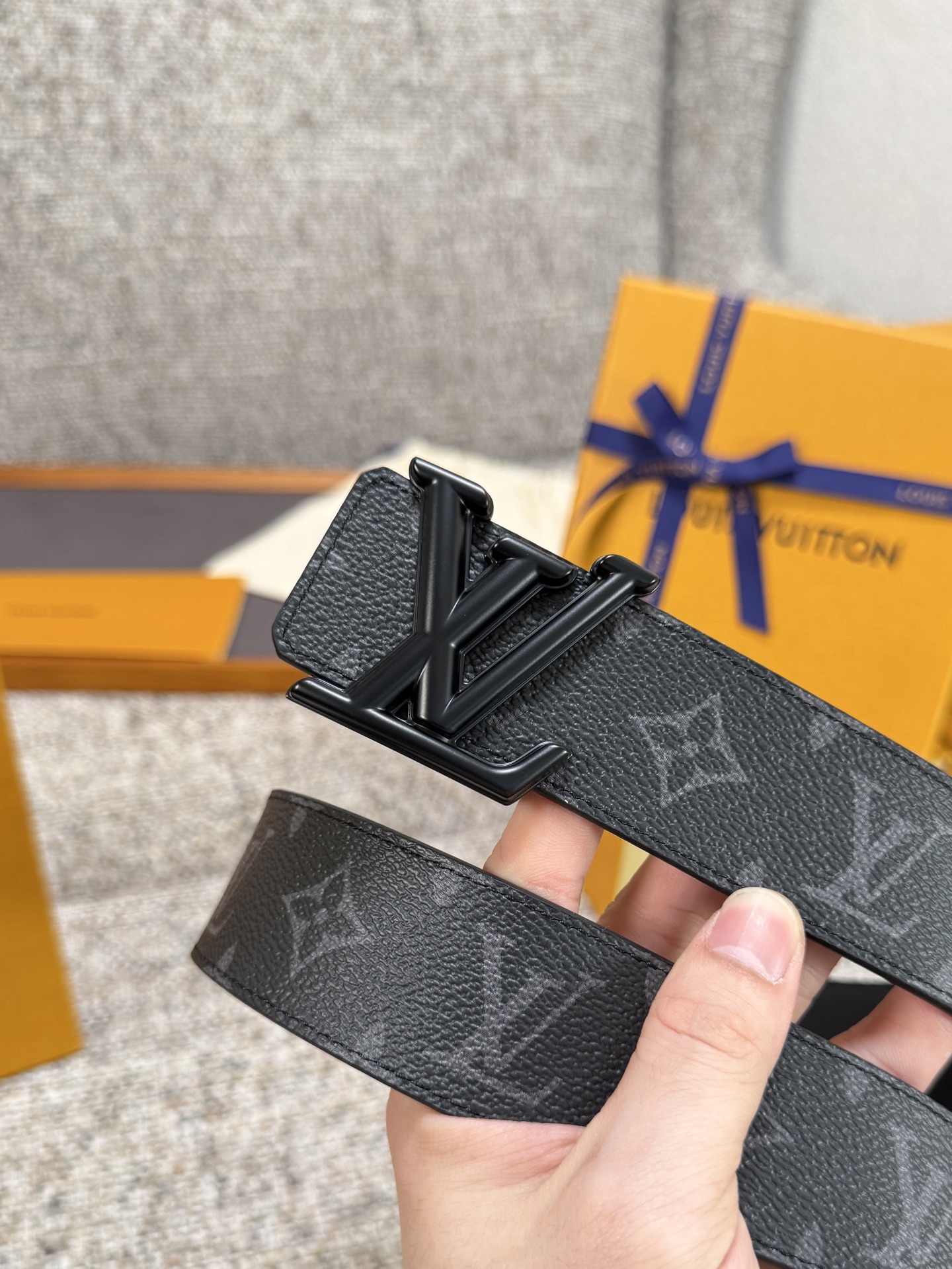 Louis Vuitton LV腰带 PVC皮底系列 原厂五金 精致手工绘边 柔软舒适 宽4.0