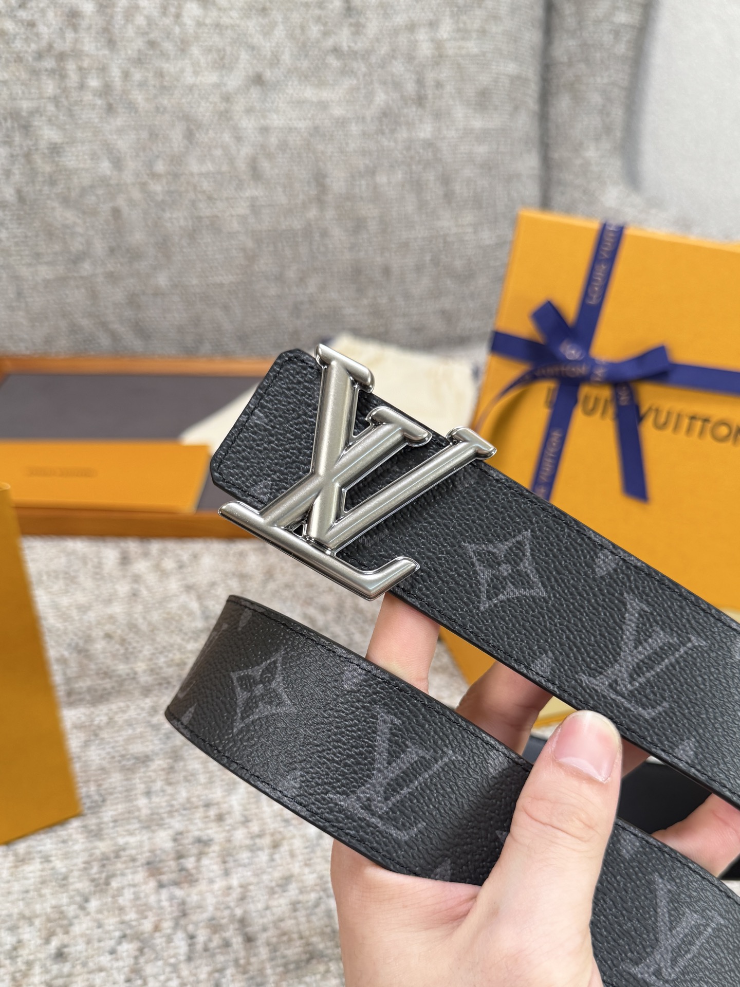 Louis Vuitton LV腰带 PVC皮底系列 原厂五金 精致手工绘边 柔软舒适 宽4.0