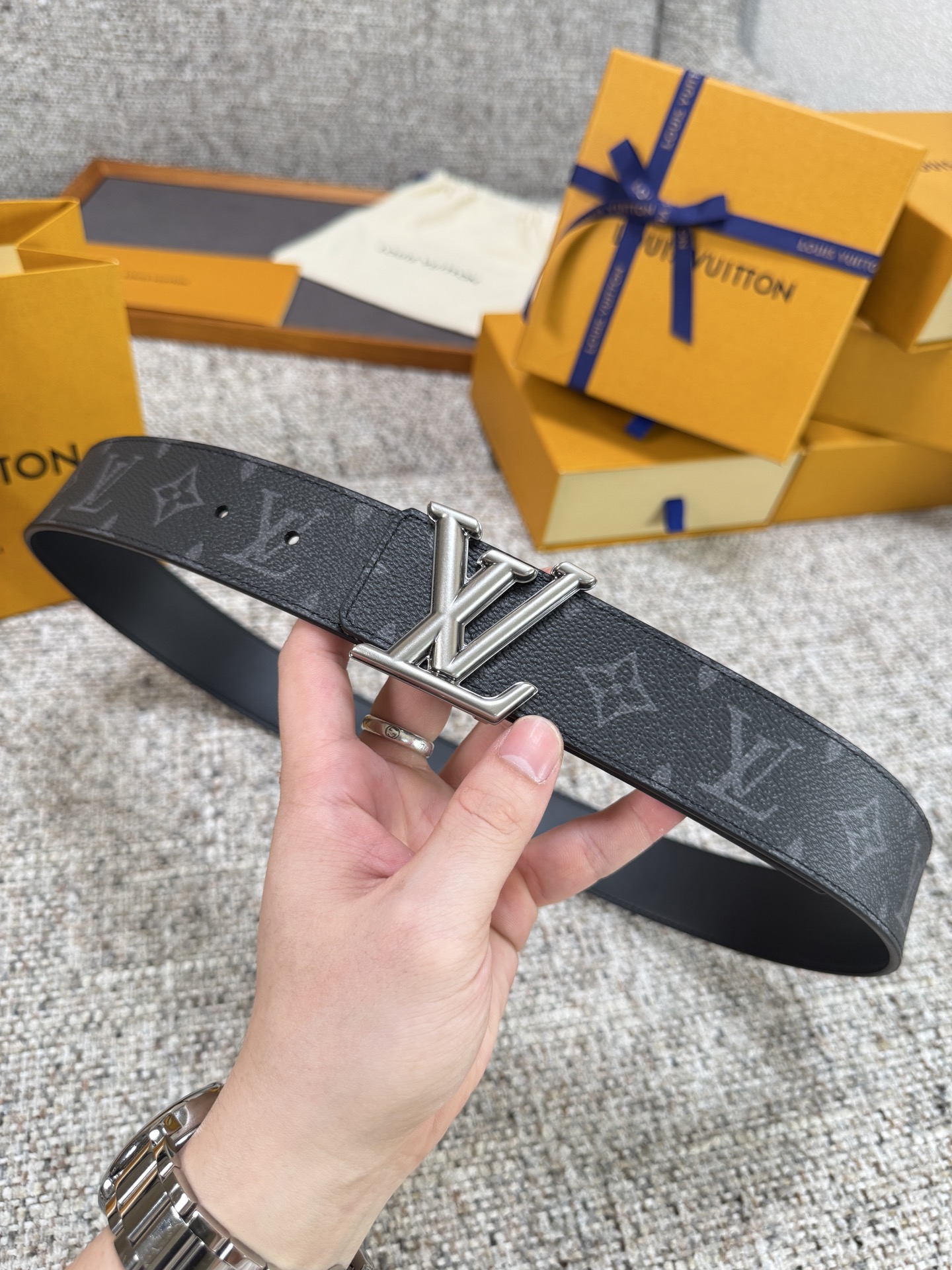 Louis Vuitton LV腰带 PVC皮底系列 原厂五金 精致手工绘边 柔软舒适 宽4.0