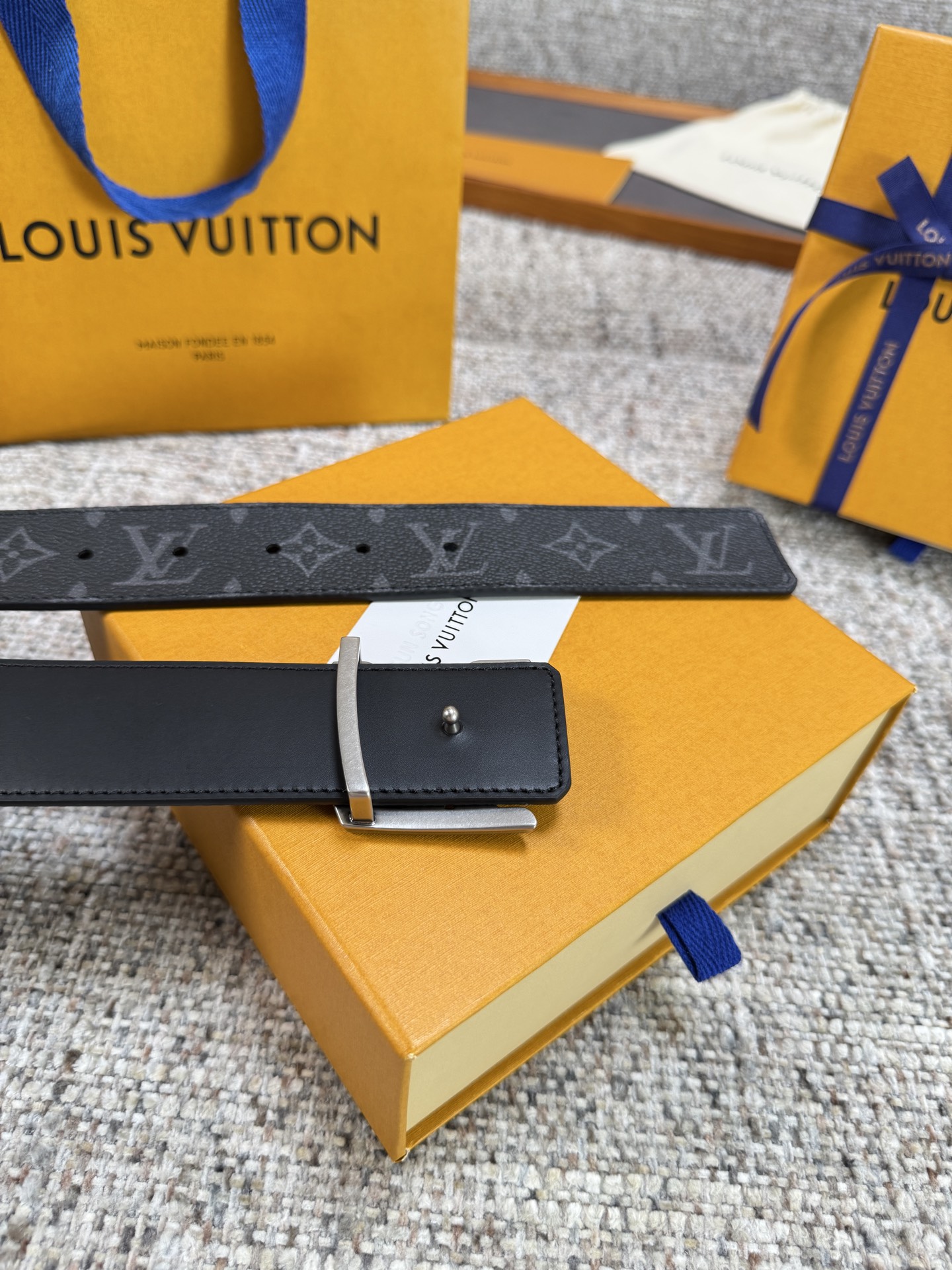 Louis Vuitton LV腰带 PVC皮底系列 原厂五金 精致手工绘边 柔软舒适 宽4.0