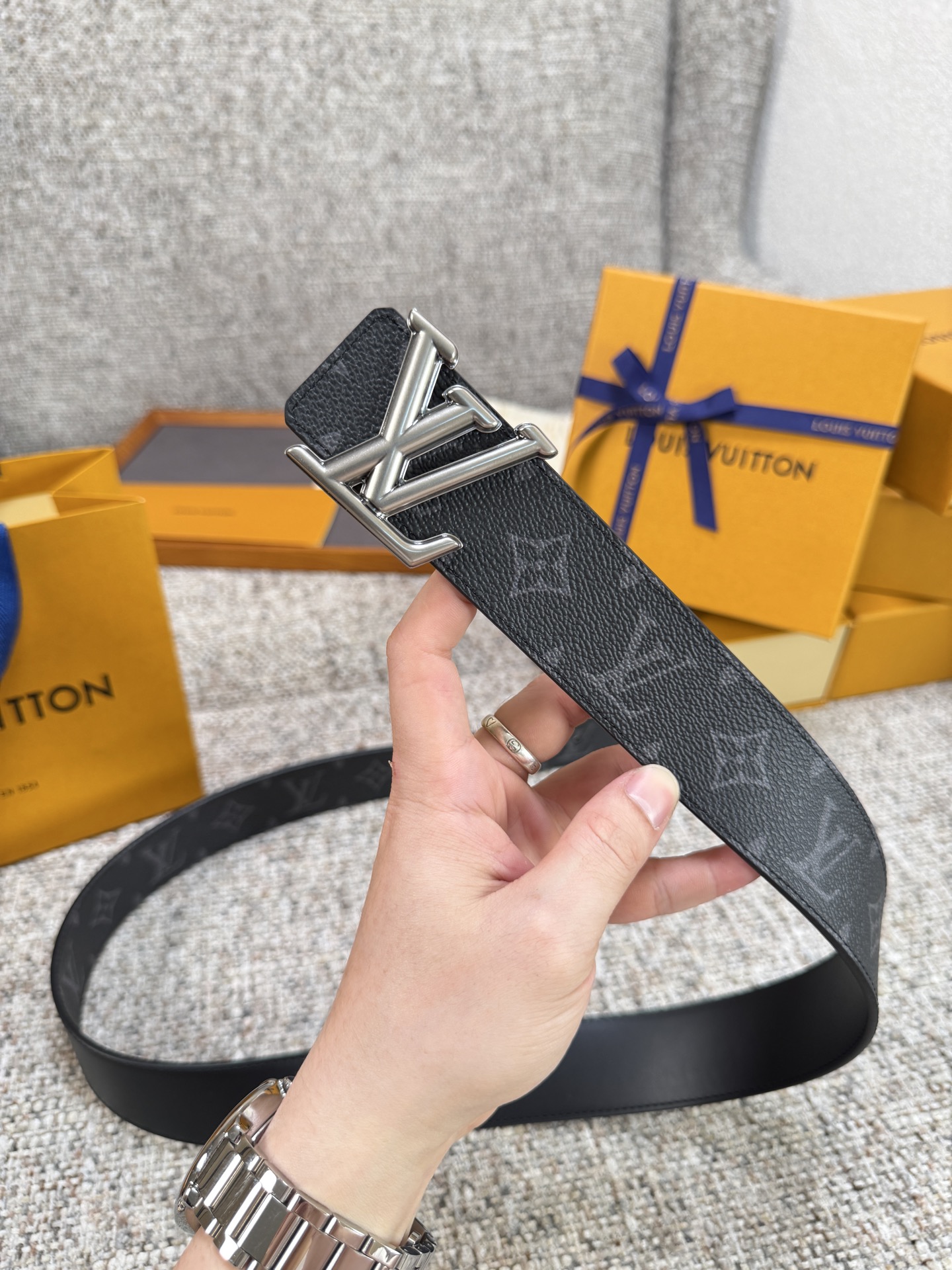 Louis Vuitton LV腰带 PVC皮底系列 原厂五金 精致手工绘边 柔软舒适 宽4.0
