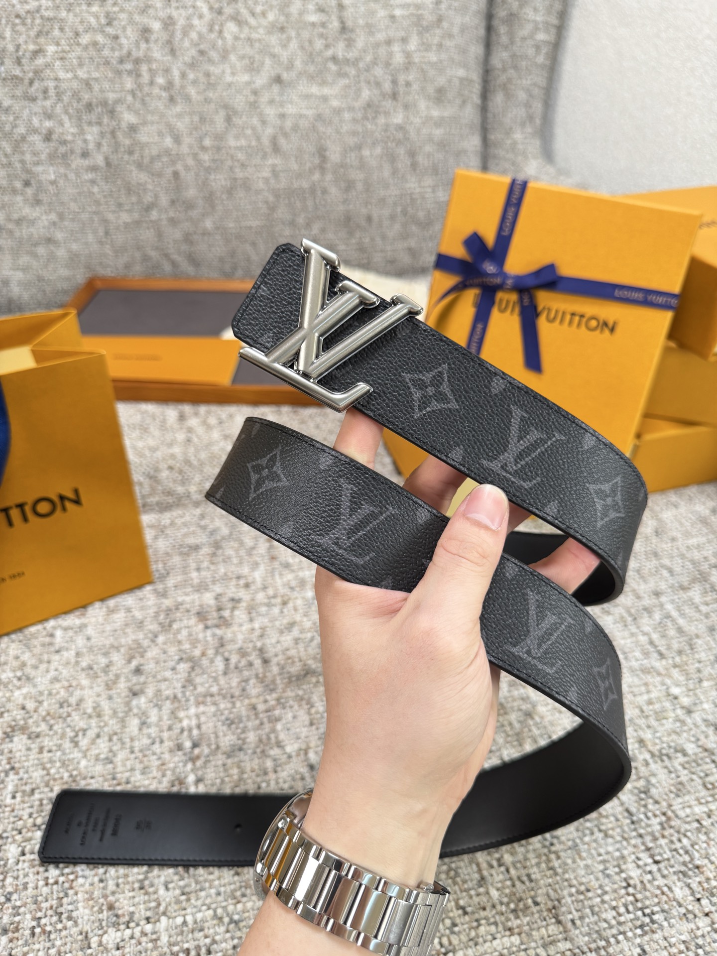 Louis Vuitton LV腰带 PVC皮底系列 原厂五金 精致手工绘边 柔软舒适 宽4.0
