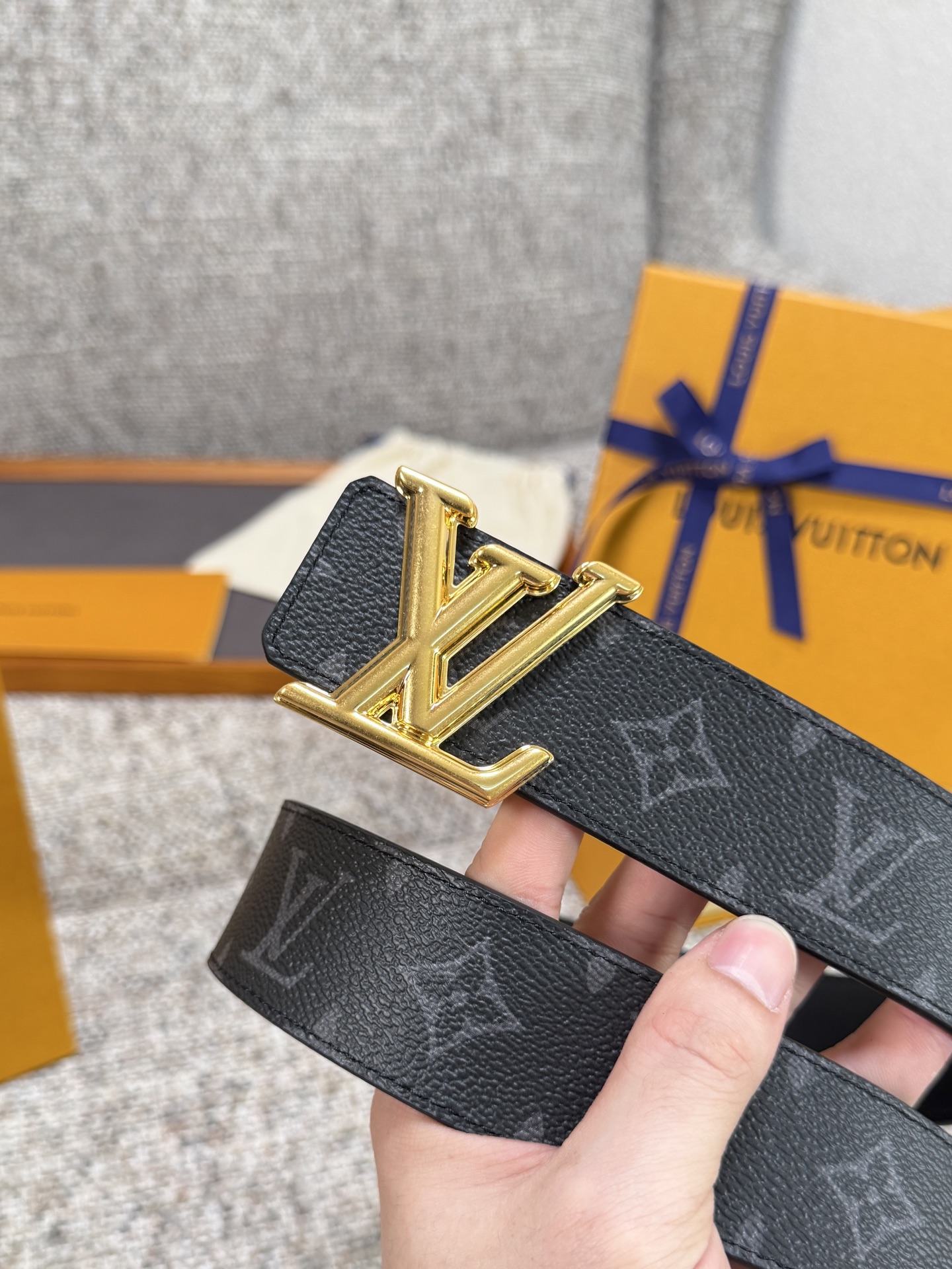 Louis Vuitton LV腰带 PVC皮底系列 原厂五金 精致手工绘边 柔软舒适 宽4.0