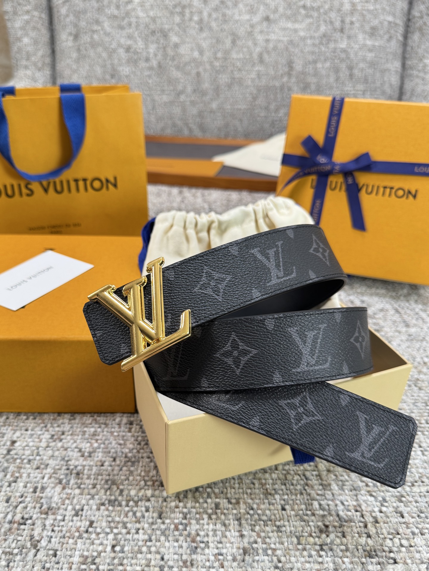 Louis Vuitton LV腰带 PVC皮底系列 原厂五金 精致手工绘边 柔软舒适 宽4.0