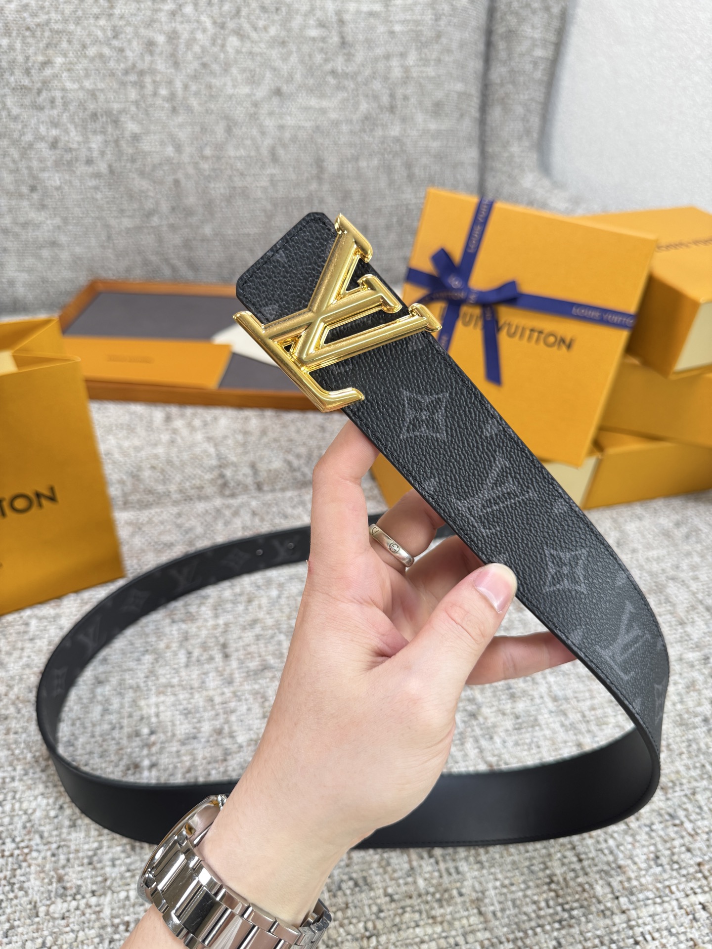 Louis Vuitton LV腰带 PVC皮底系列 原厂五金 精致手工绘边 柔软舒适 宽4.0