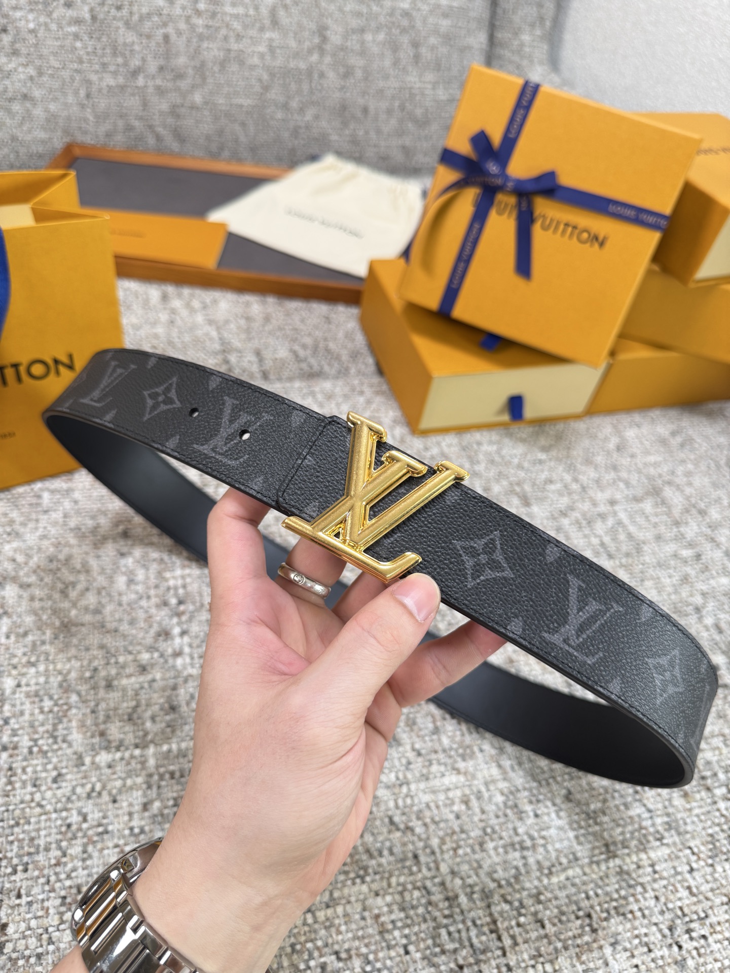 Louis Vuitton LV腰带 PVC皮底系列 原厂五金 精致手工绘边 柔软舒适 宽4.0