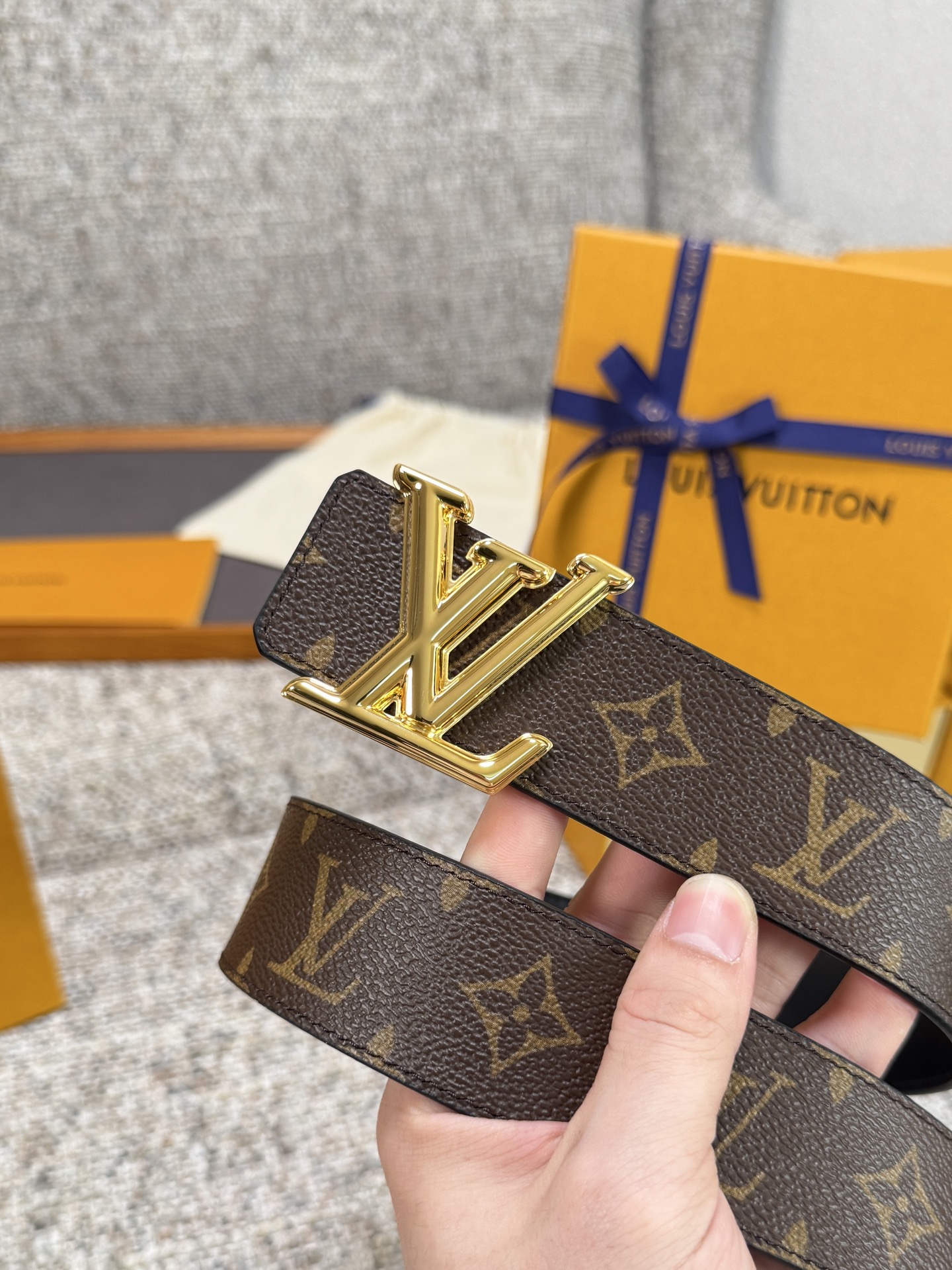 Louis Vuitton LV腰带 PVC皮底系列 原厂五金 精致手工绘边 柔软舒适 宽4.0
