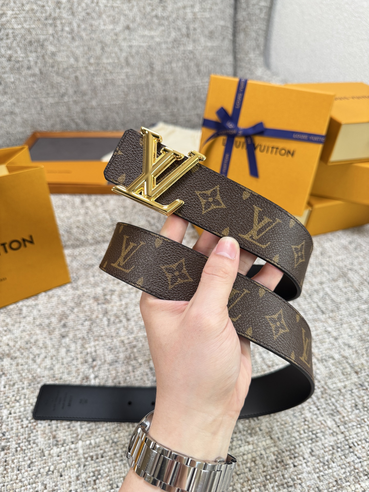 Louis Vuitton LV腰带 PVC皮底系列 原厂五金 精致手工绘边 柔软舒适 宽4.0