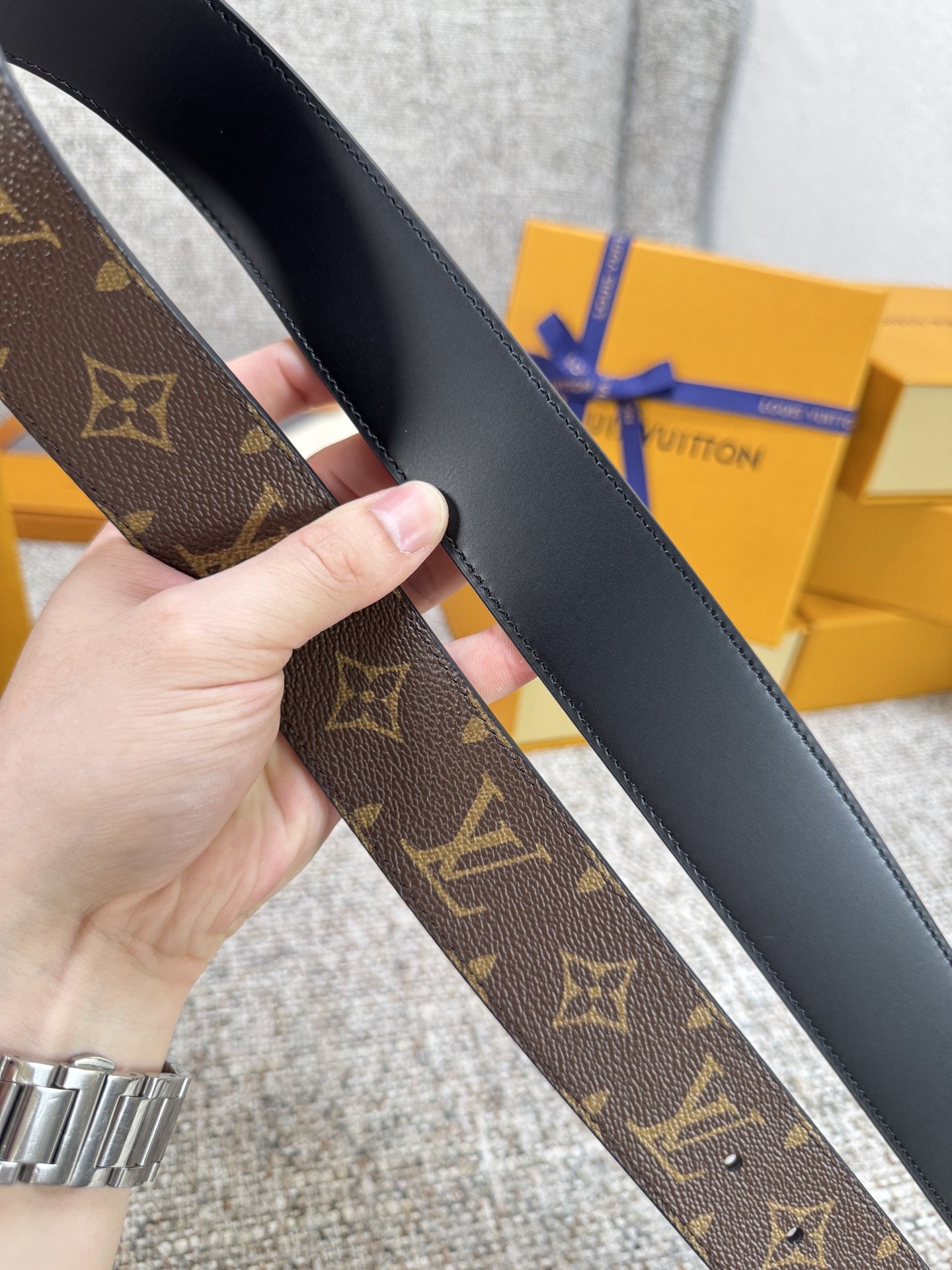Louis Vuitton LV腰带 PVC皮底系列 原厂五金 精致手工绘边 柔软舒适 宽4.0