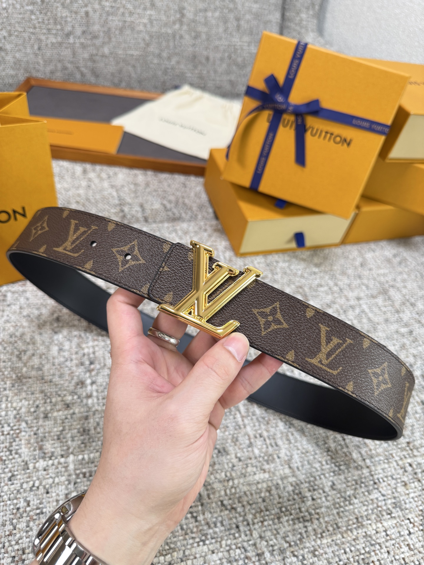 Louis Vuitton LV腰带 PVC皮底系列 原厂五金 精致手工绘边 柔软舒适 宽4.0