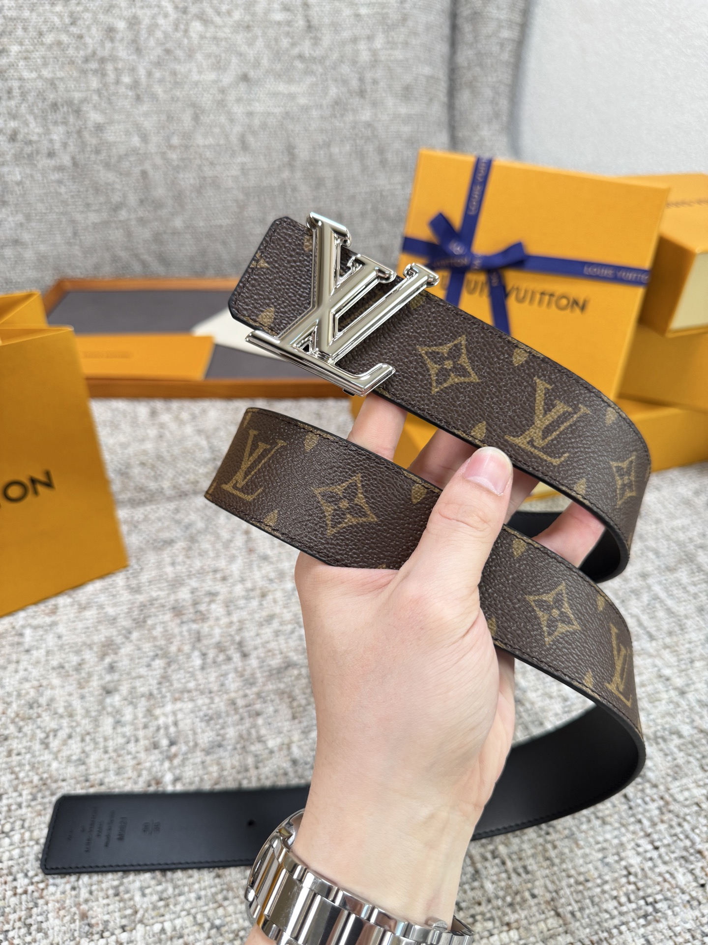 Louis Vuitton LV腰带 PVC皮底系列 原厂五金 精致手工绘边 柔软舒适 宽4.0