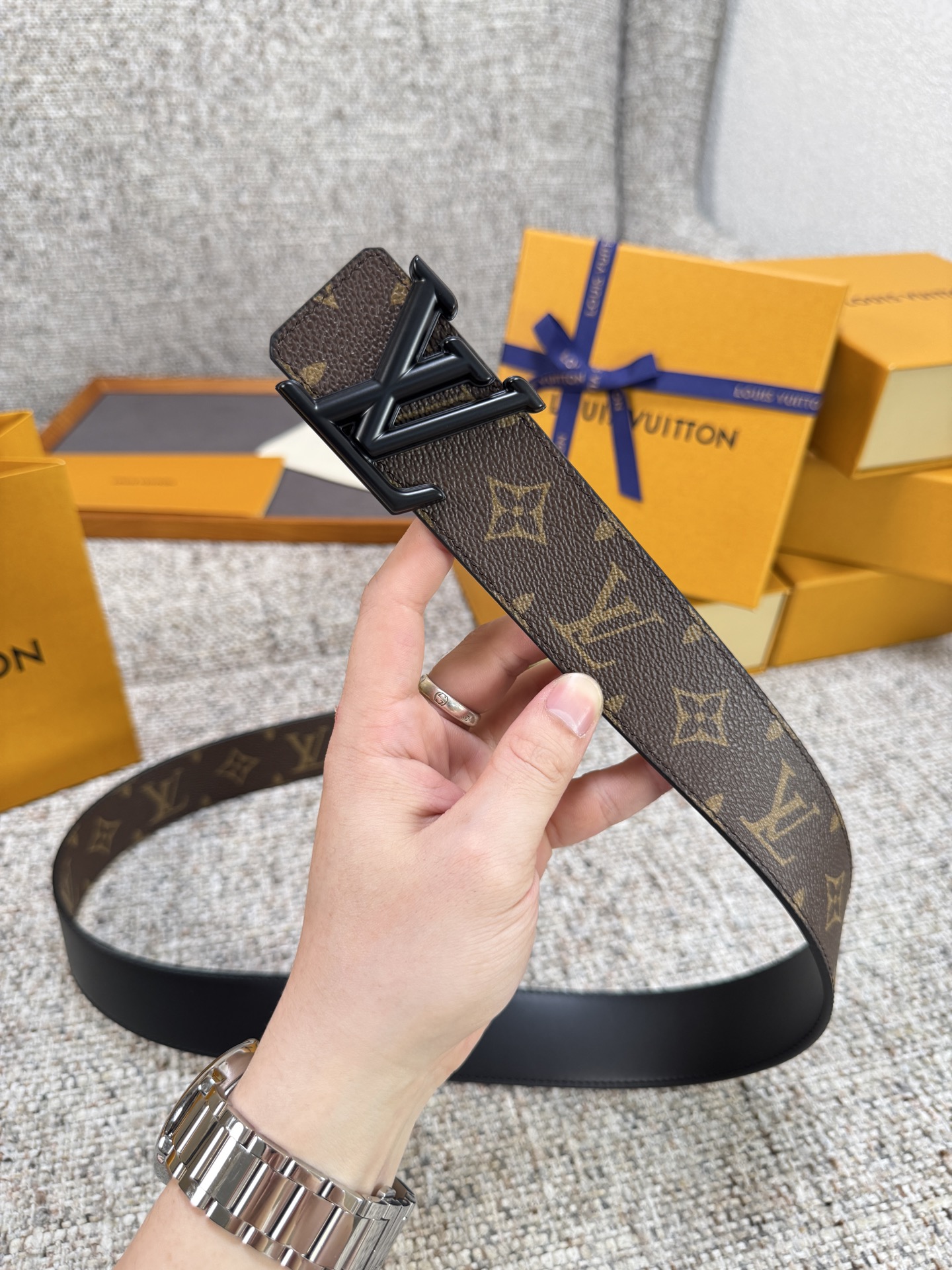 Louis Vuitton LV腰带 PVC皮底系列 原厂五金 精致手工绘边 柔软舒适 宽4.0