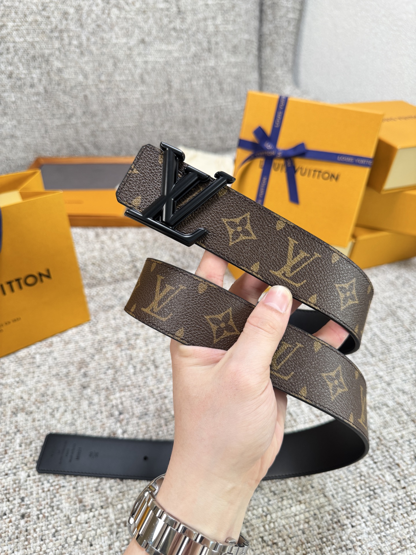 Louis Vuitton LV腰带 PVC皮底系列 原厂五金 精致手工绘边 柔软舒适 宽4.0