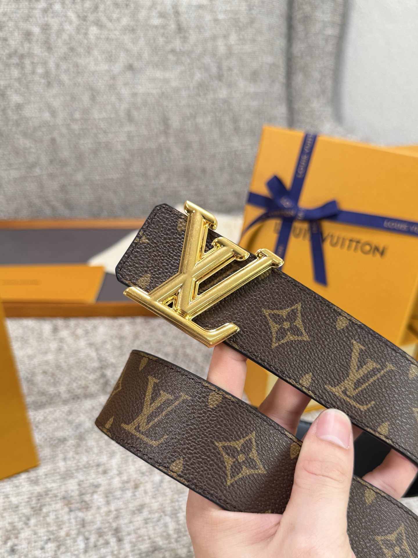 Louis Vuitton LV腰带 PVC皮底系列 原厂五金 精致手工绘边 柔软舒适 宽4.0