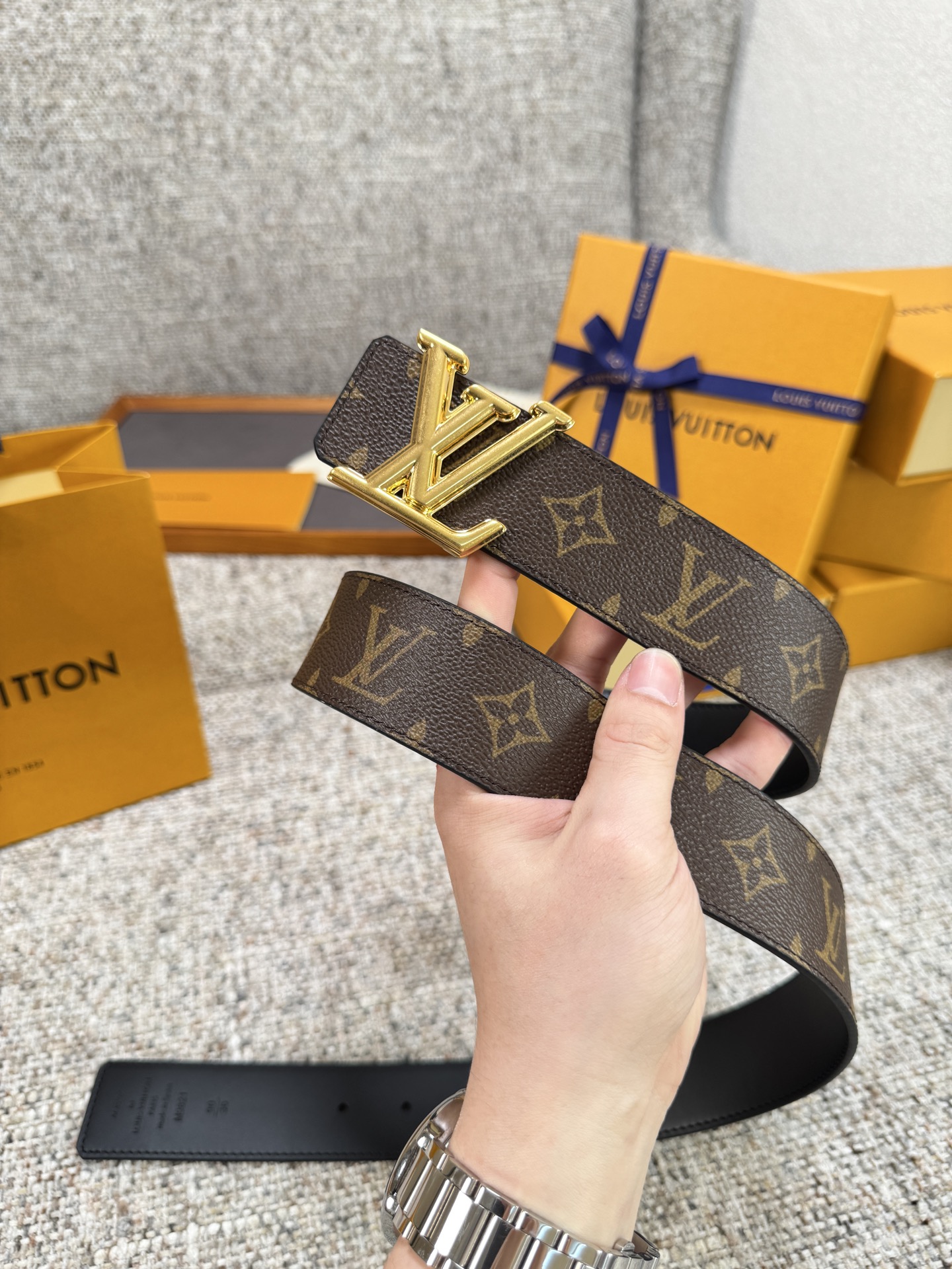 Louis Vuitton LV腰带 PVC皮底系列 原厂五金 精致手工绘边 柔软舒适 宽4.0