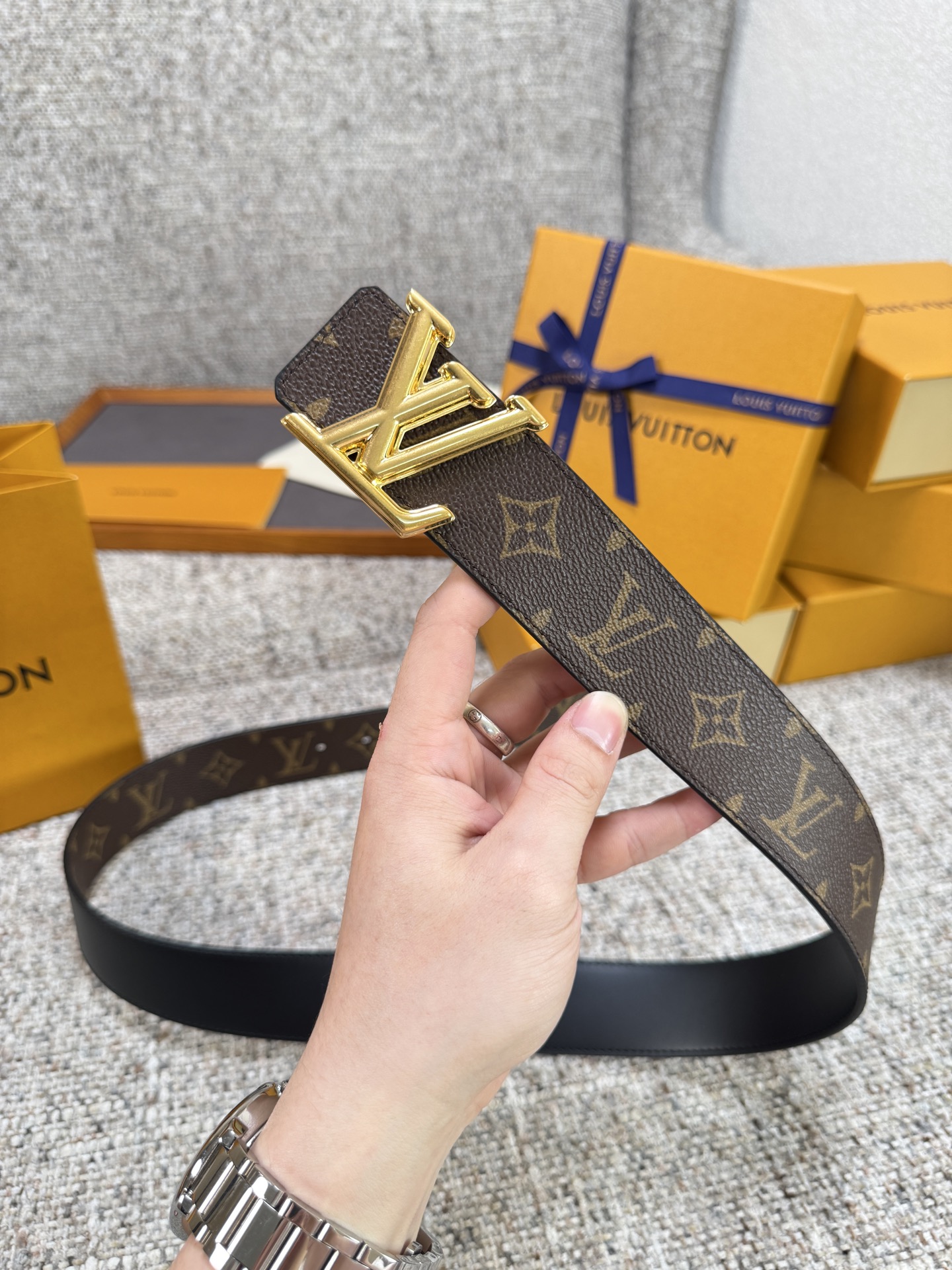 Louis Vuitton LV腰带 PVC皮底系列 原厂五金 精致手工绘边 柔软舒适 宽4.0