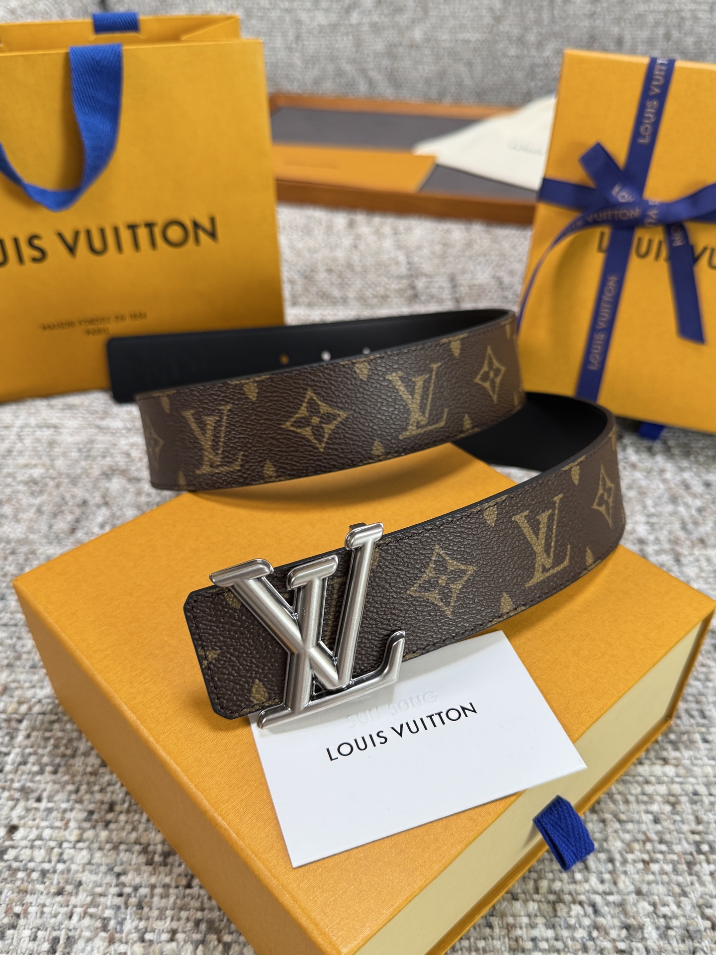 Louis Vuitton LV腰带 PVC皮底系列 原厂五金 精致手工绘边 柔软舒适 宽4.0