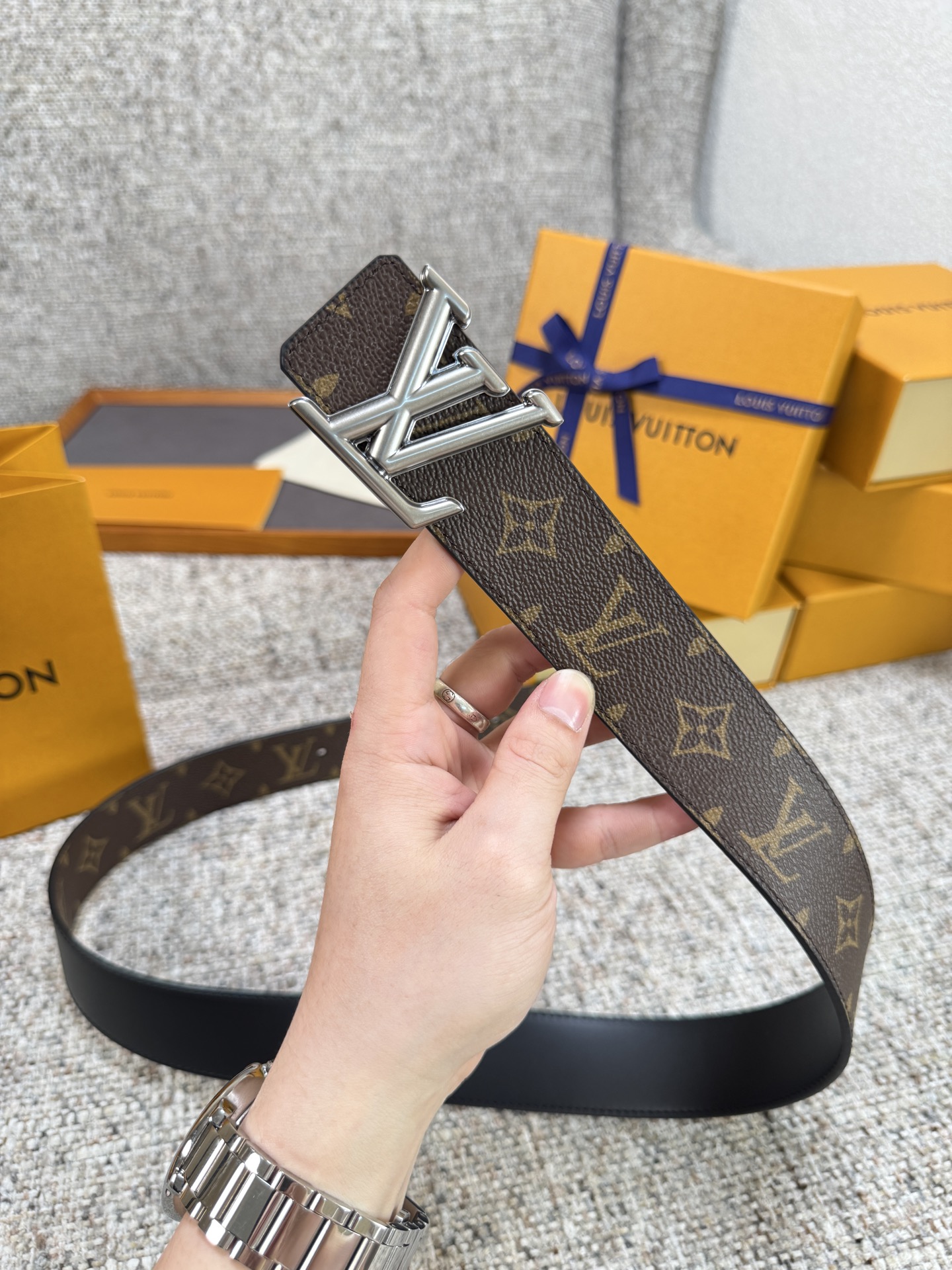 Louis Vuitton LV腰带 PVC皮底系列 原厂五金 精致手工绘边 柔软舒适 宽4.0