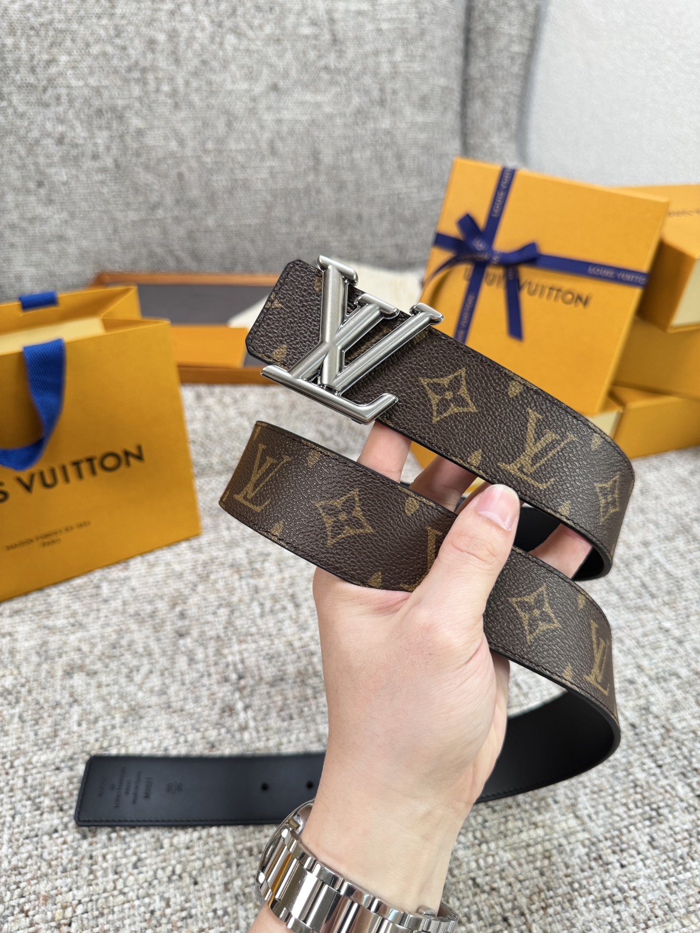Louis Vuitton LV腰带 PVC皮底系列 原厂五金 精致手工绘边 柔软舒适 宽4.0