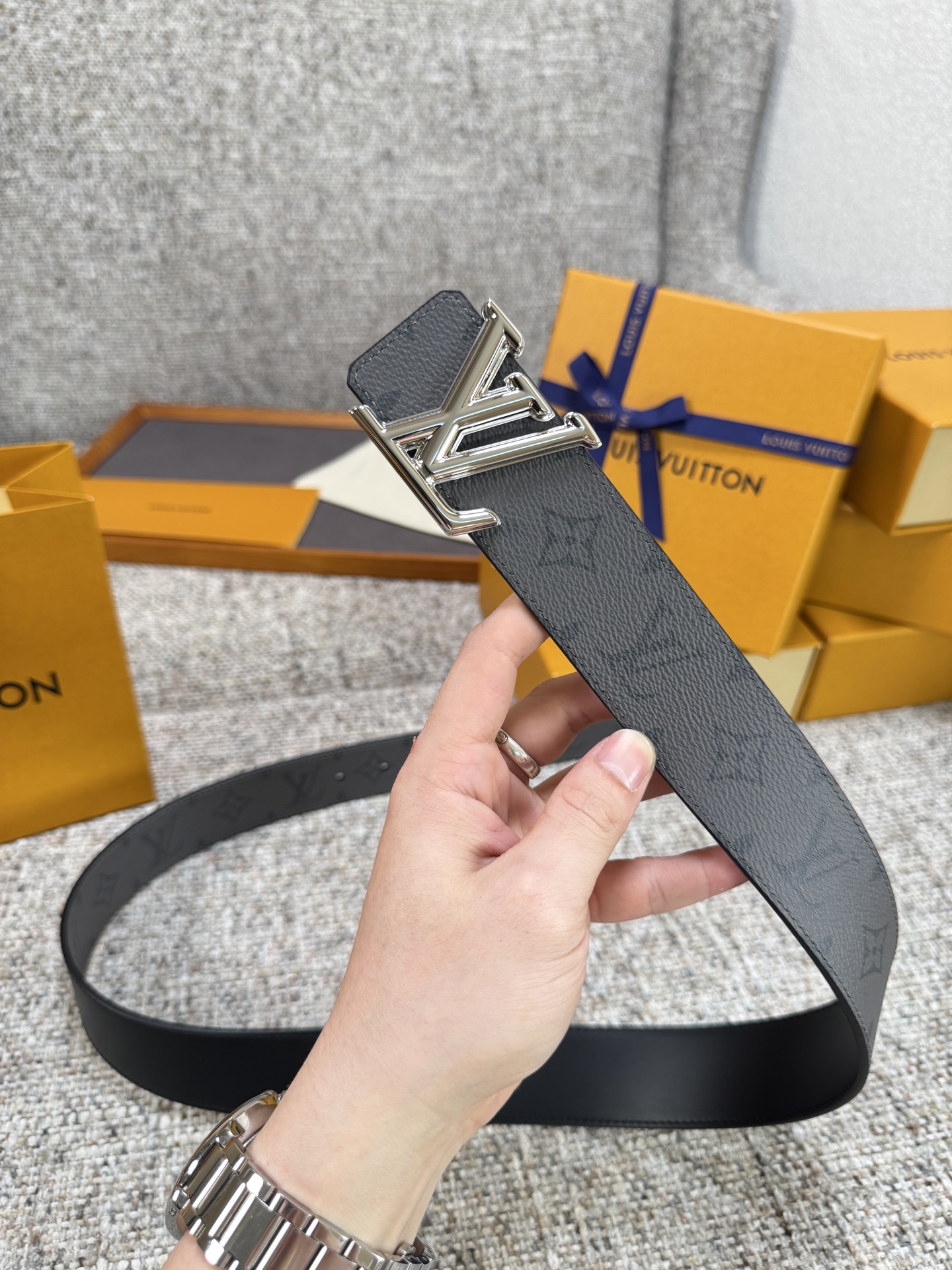 Louis Vuitton LV腰带 PVC皮底系列 原厂五金 精致手工绘边 柔软舒适 宽4.0