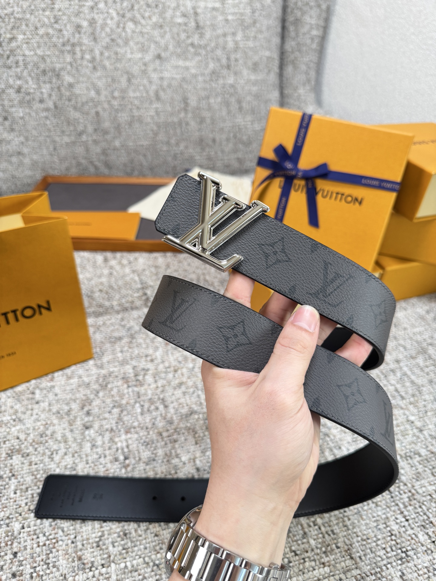 Louis Vuitton LV腰带 PVC皮底系列 原厂五金 精致手工绘边 柔软舒适 宽4.0