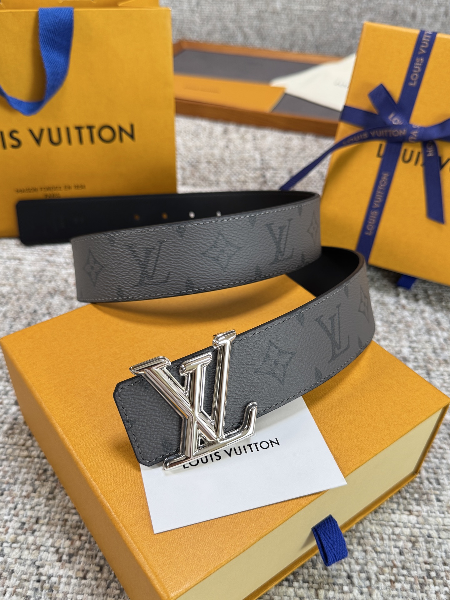 Louis Vuitton LV腰带 PVC皮底系列 原厂五金 精致手工绘边 柔软舒适 宽4.0