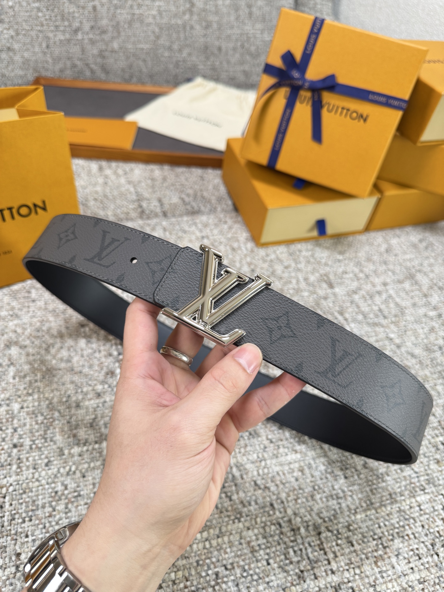 Louis Vuitton LV腰带 PVC皮底系列 原厂五金 精致手工绘边 柔软舒适 宽4.0