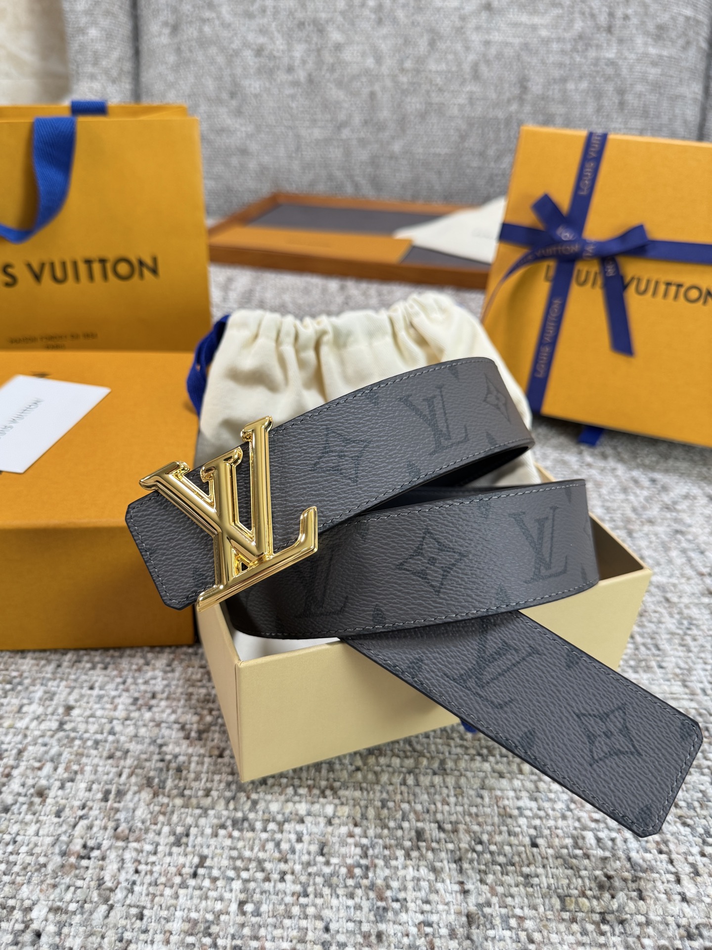 Louis Vuitton LV腰带 PVC皮底系列 原厂五金 精致手工绘边 柔软舒适 宽4.0