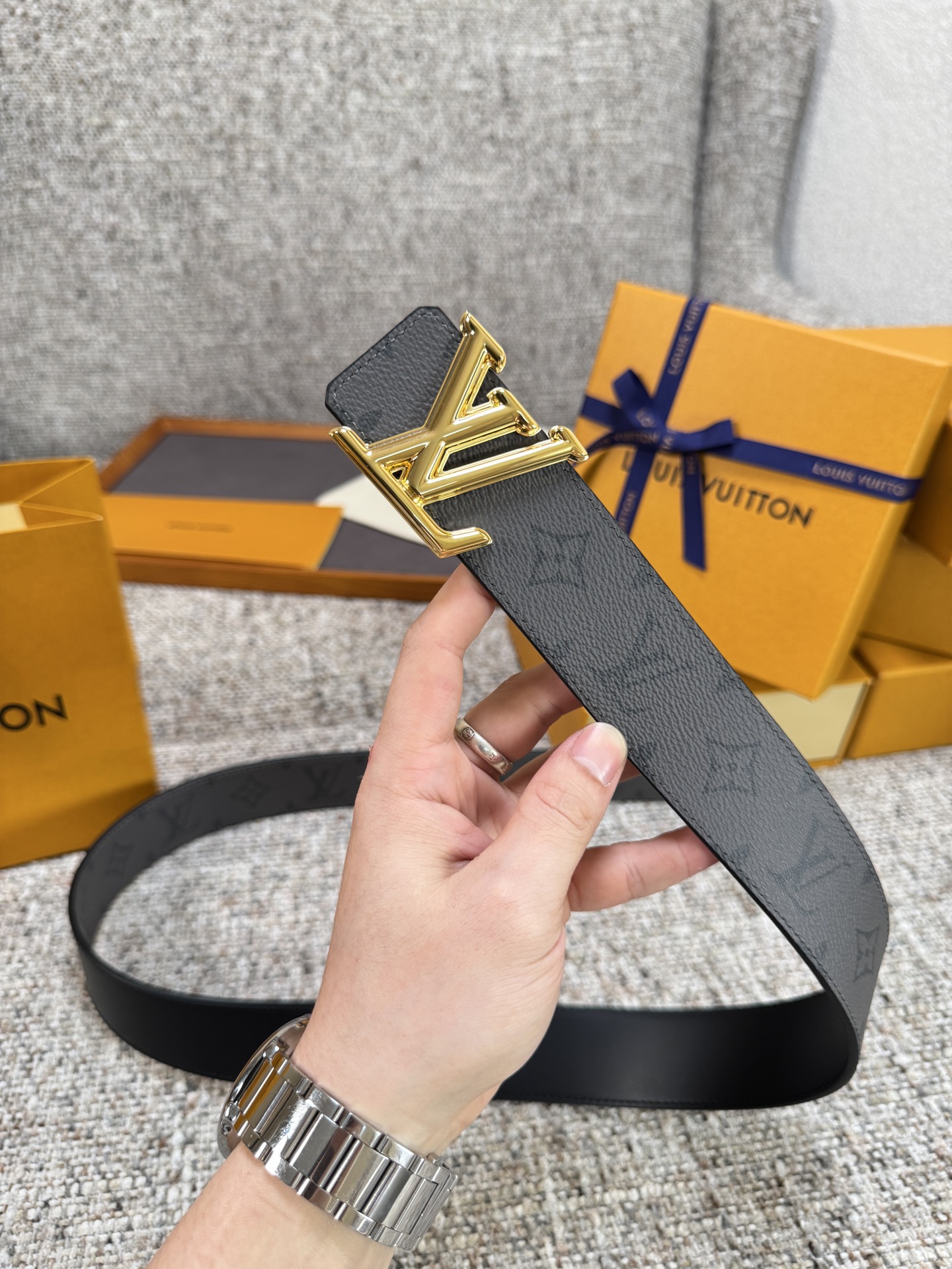 Louis Vuitton LV腰带 PVC皮底系列 原厂五金 精致手工绘边 柔软舒适 宽4.0