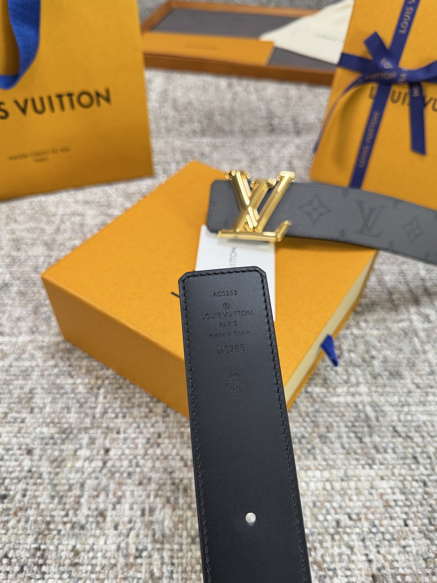 Louis Vuitton LV腰带 PVC皮底系列 原厂五金 精致手工绘边 柔软舒适 宽4.0