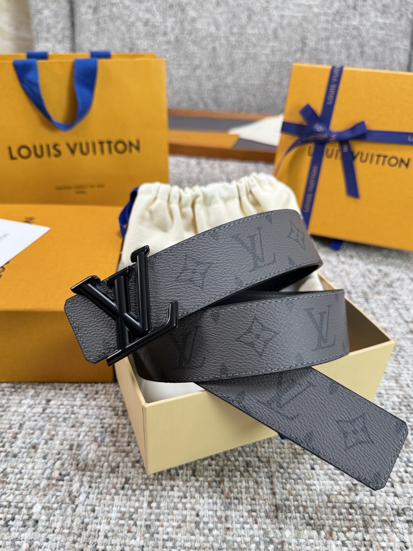 Louis Vuitton LV腰带 PVC皮底系列 原厂五金 精致手工绘边 柔软舒适 宽4.0