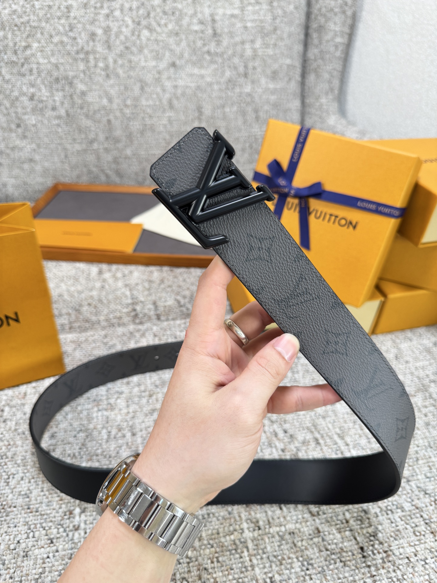Louis Vuitton LV腰带 PVC皮底系列 原厂五金 精致手工绘边 柔软舒适 宽4.0