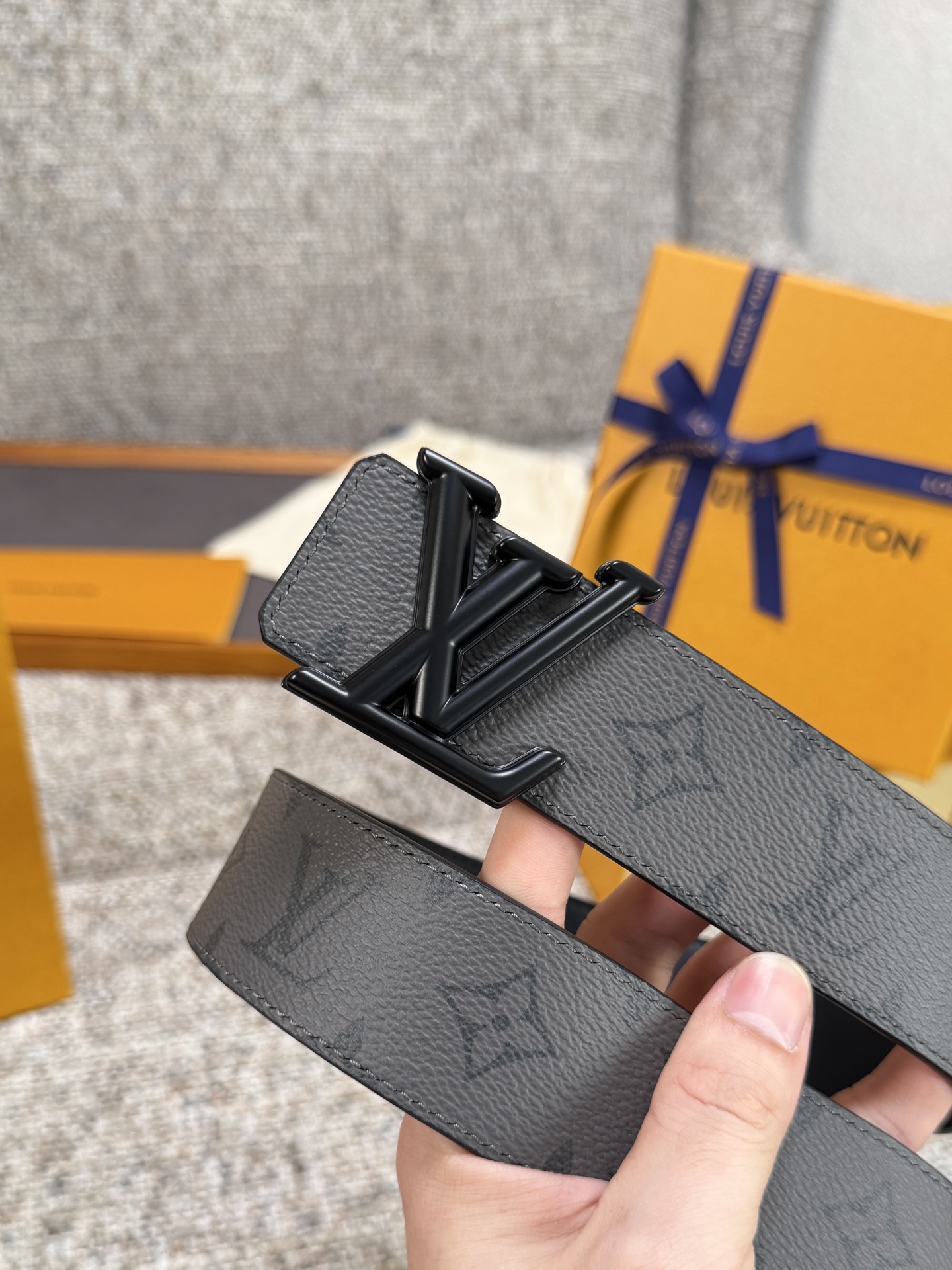 Louis Vuitton LV腰带 PVC皮底系列 原厂五金 精致手工绘边 柔软舒适 宽4.0