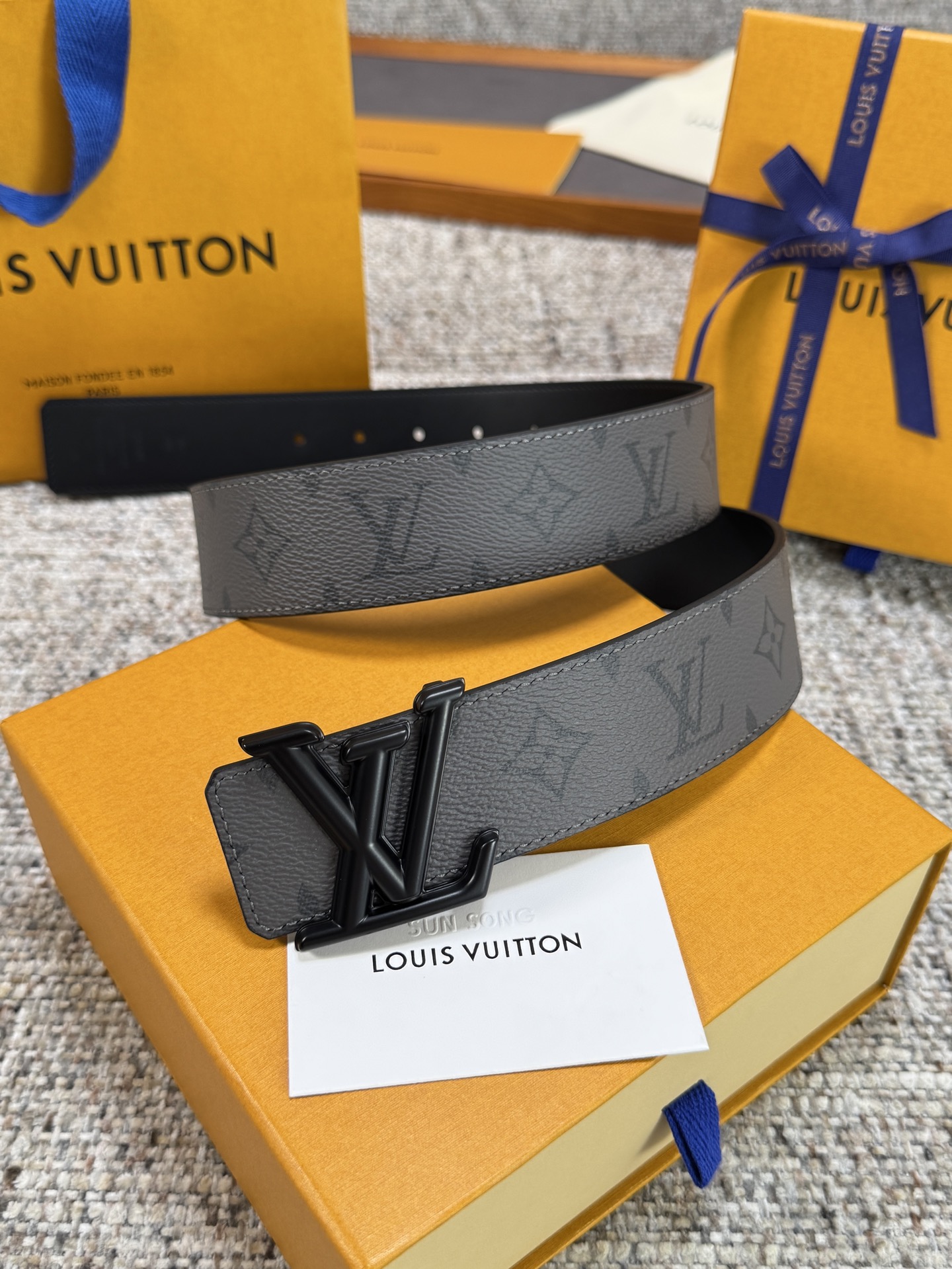 Louis Vuitton LV腰带 PVC皮底系列 原厂五金 精致手工绘边 柔软舒适 宽4.0