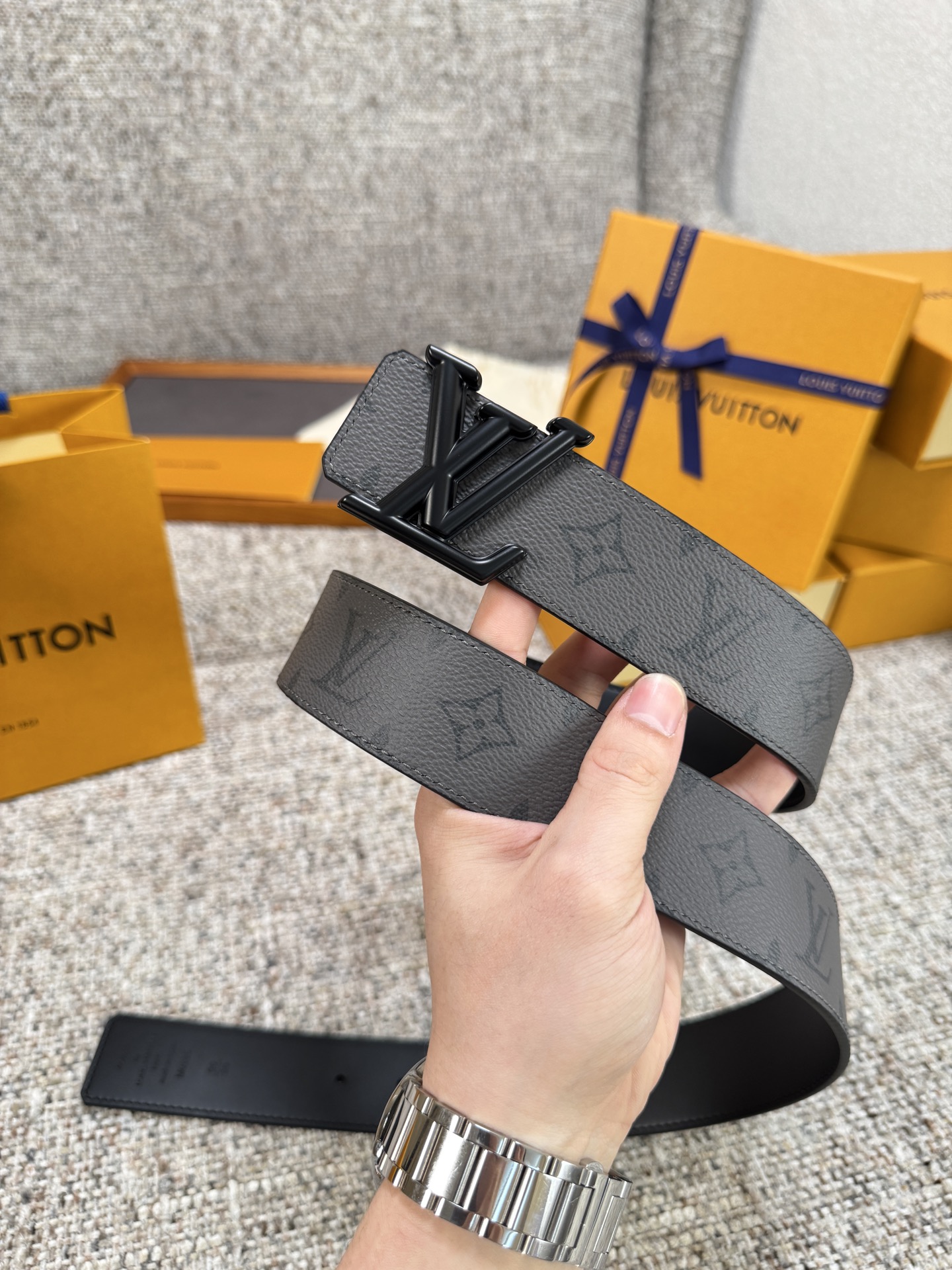 Louis Vuitton LV腰带 PVC皮底系列 原厂五金 精致手工绘边 柔软舒适 宽4.0