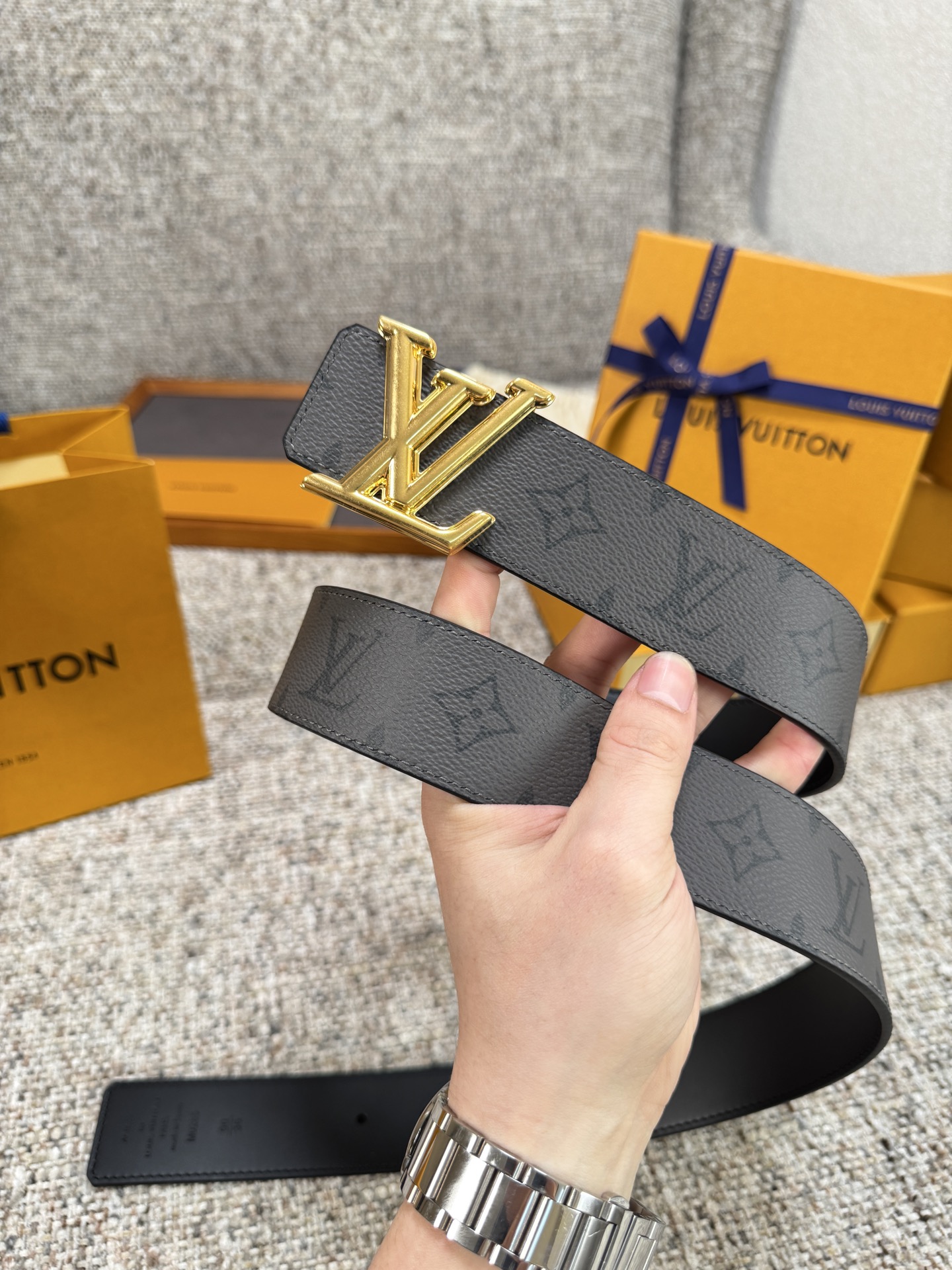 Louis Vuitton LV腰带 PVC皮底系列 原厂五金 精致手工绘边 柔软舒适 宽4.0