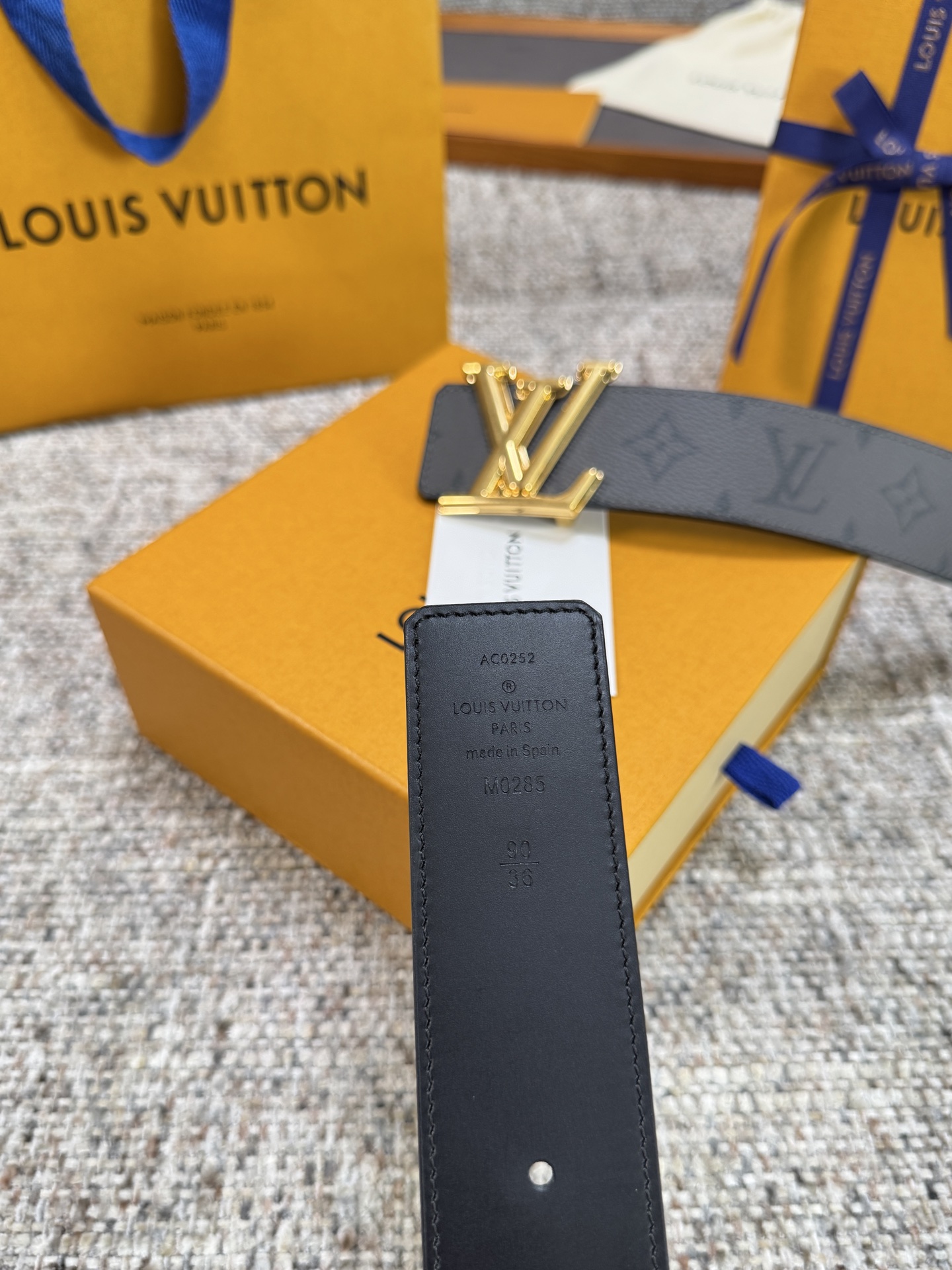 Louis Vuitton LV腰带 PVC皮底系列 原厂五金 精致手工绘边 柔软舒适 宽4.0