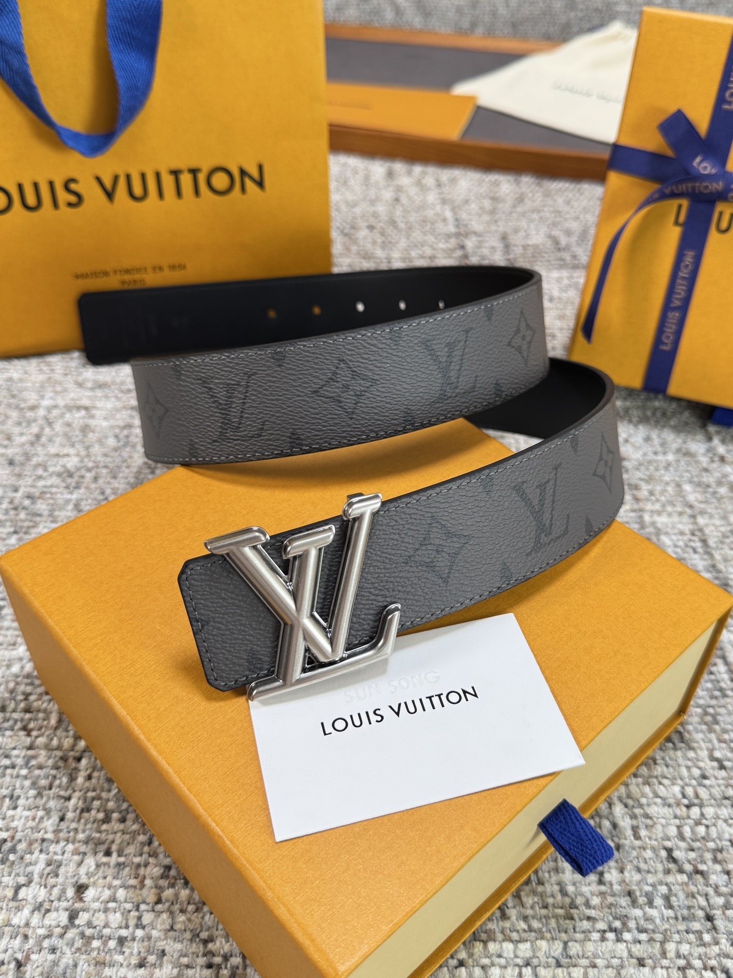 Louis Vuitton LV腰带 PVC皮底系列 原厂五金 精致手工绘边 柔软舒适 宽4.0