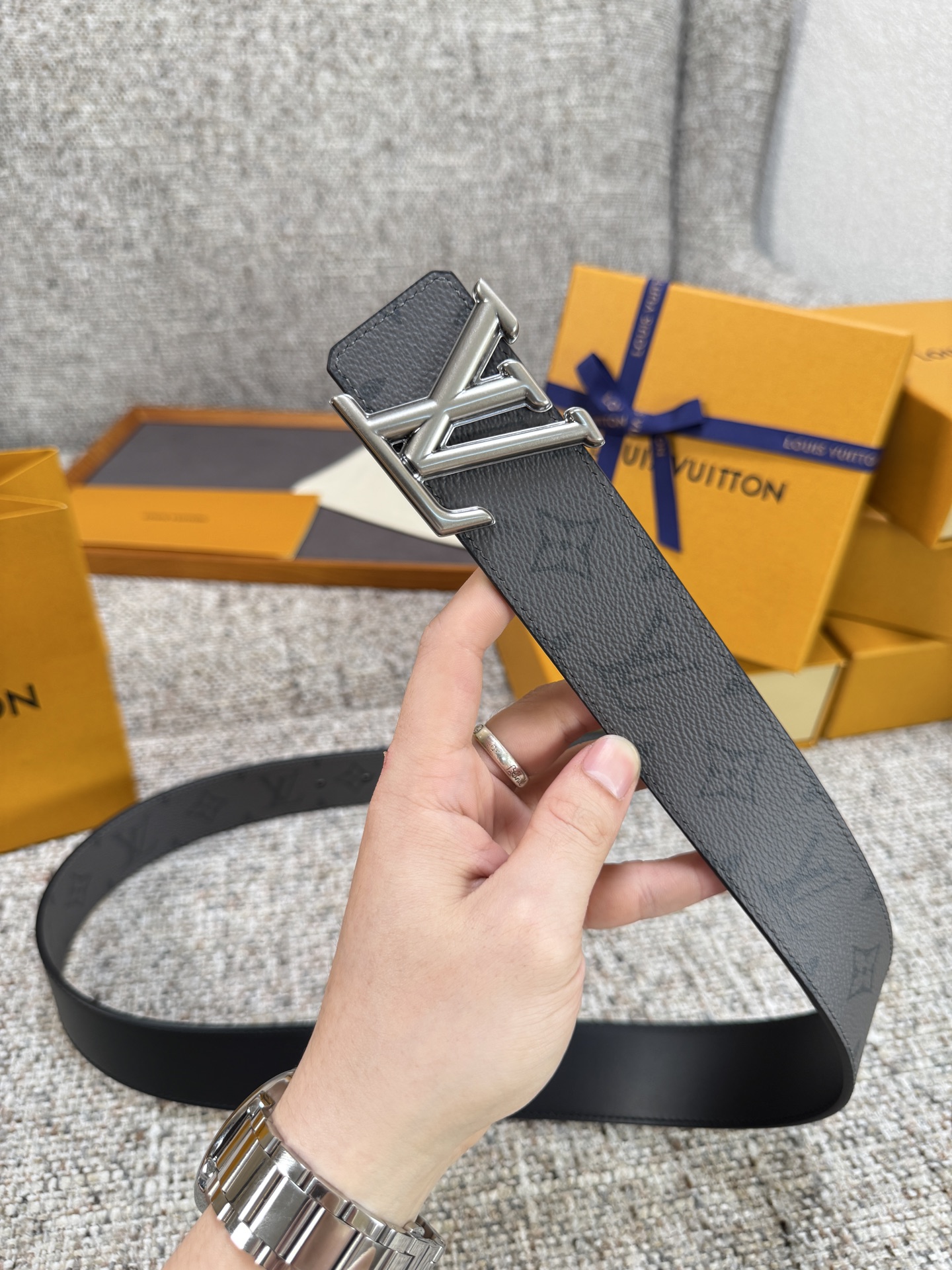 Louis Vuitton LV腰带 PVC皮底系列 原厂五金 精致手工绘边 柔软舒适 宽4.0