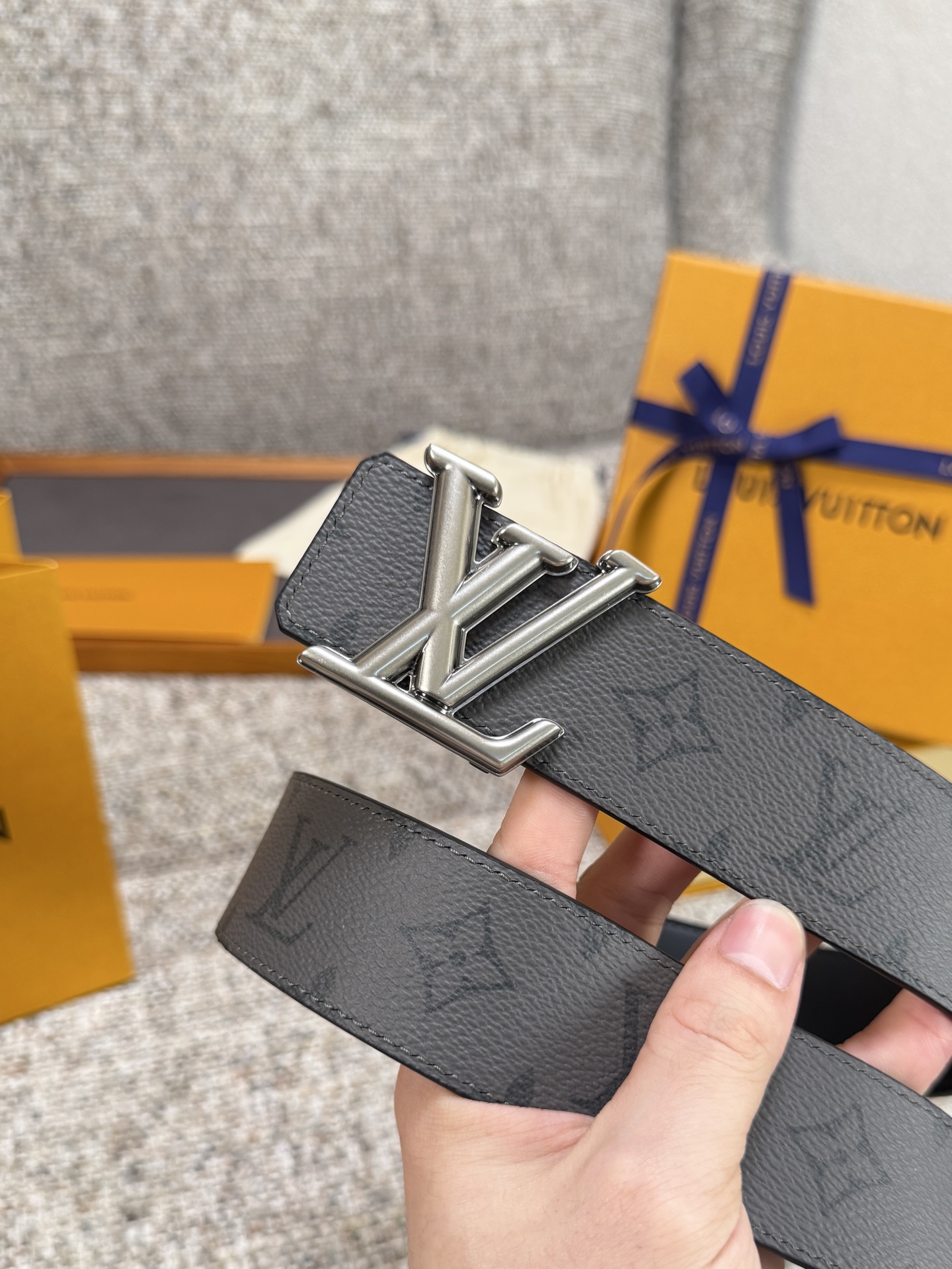 Louis Vuitton LV腰带 PVC皮底系列 原厂五金 精致手工绘边 柔软舒适 宽4.0
