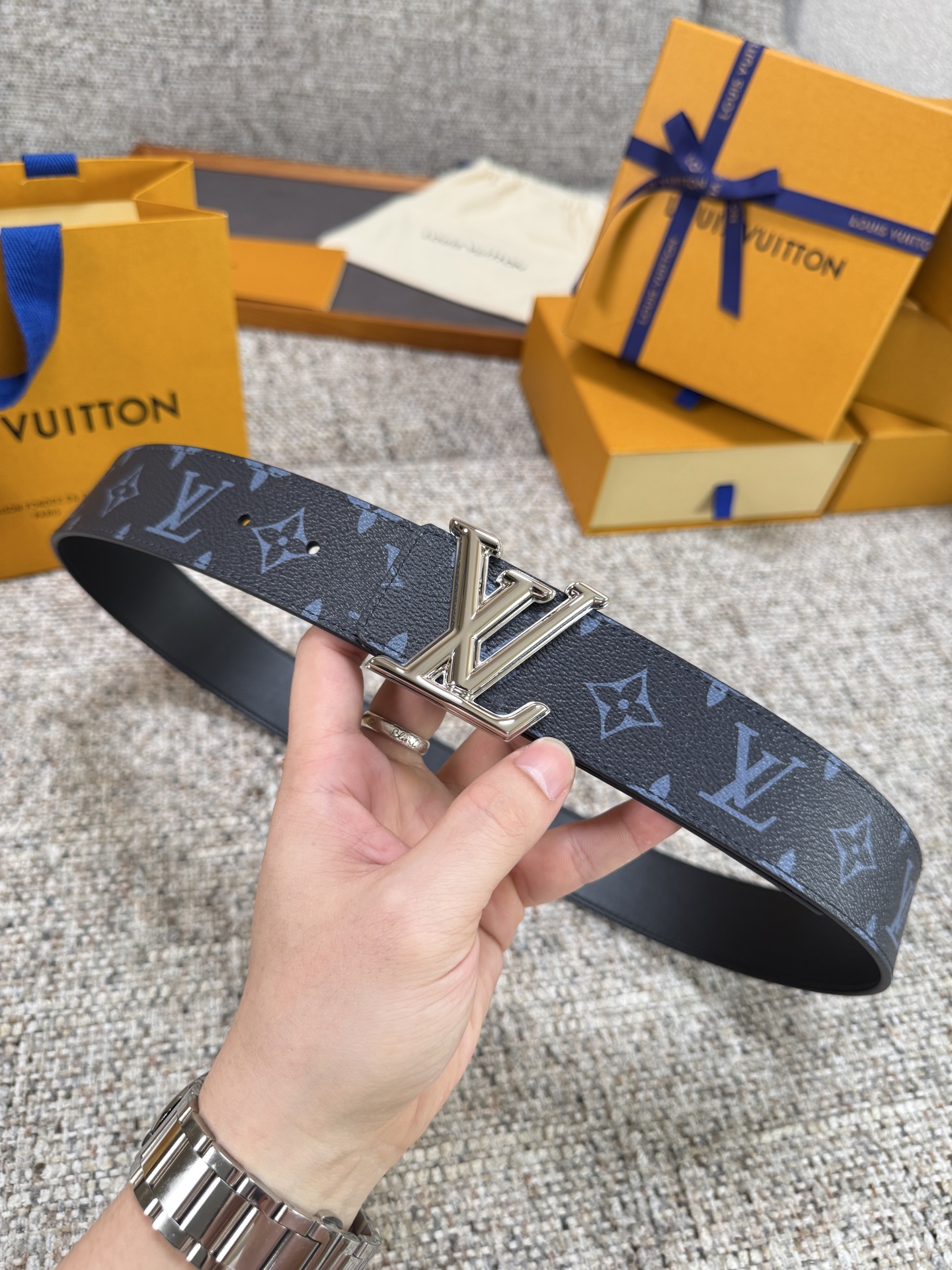 Louis Vuitton LV腰带 PVC皮底系列 原厂五金 精致手工绘边 柔软舒适 宽4.0